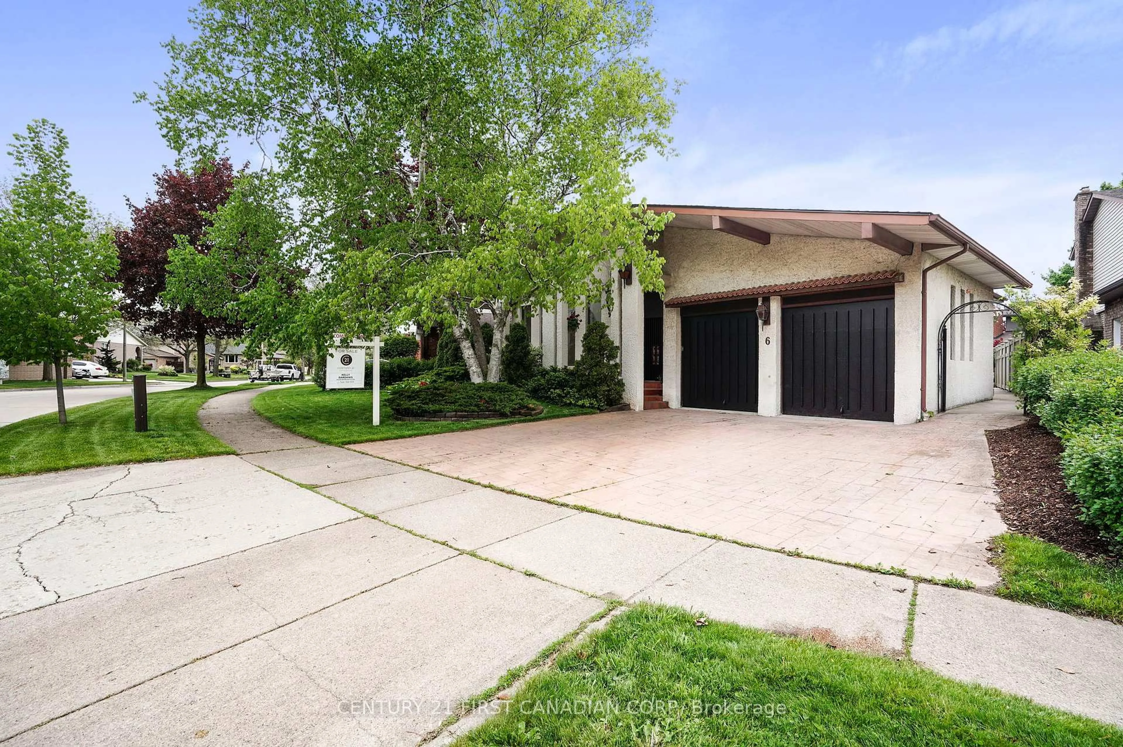 Patio, street for 6 Audubon St, Hamilton Ontario L8J 1P7
