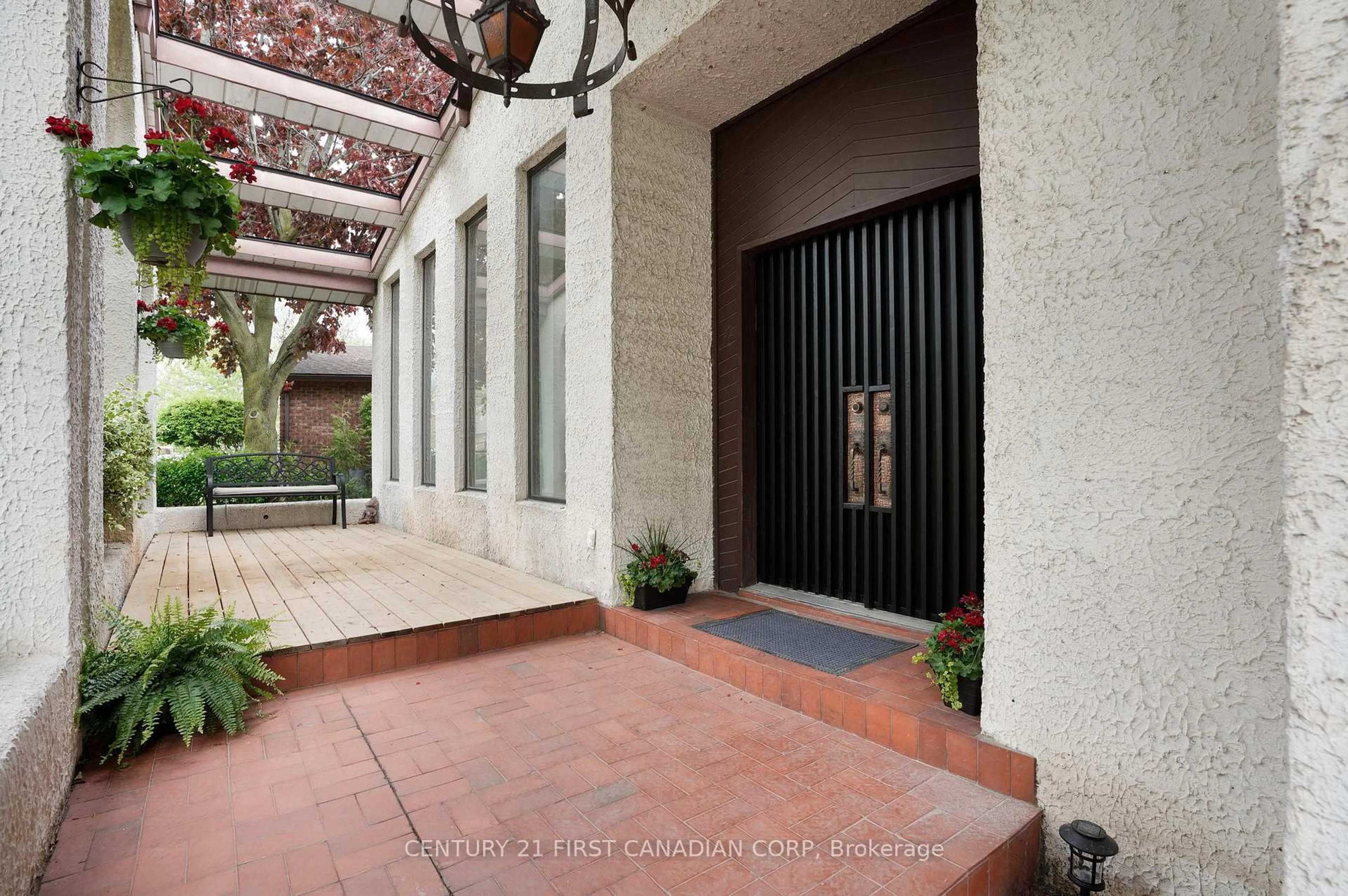 Indoor entryway for 6 Audubon St, Hamilton Ontario L8J 1P7