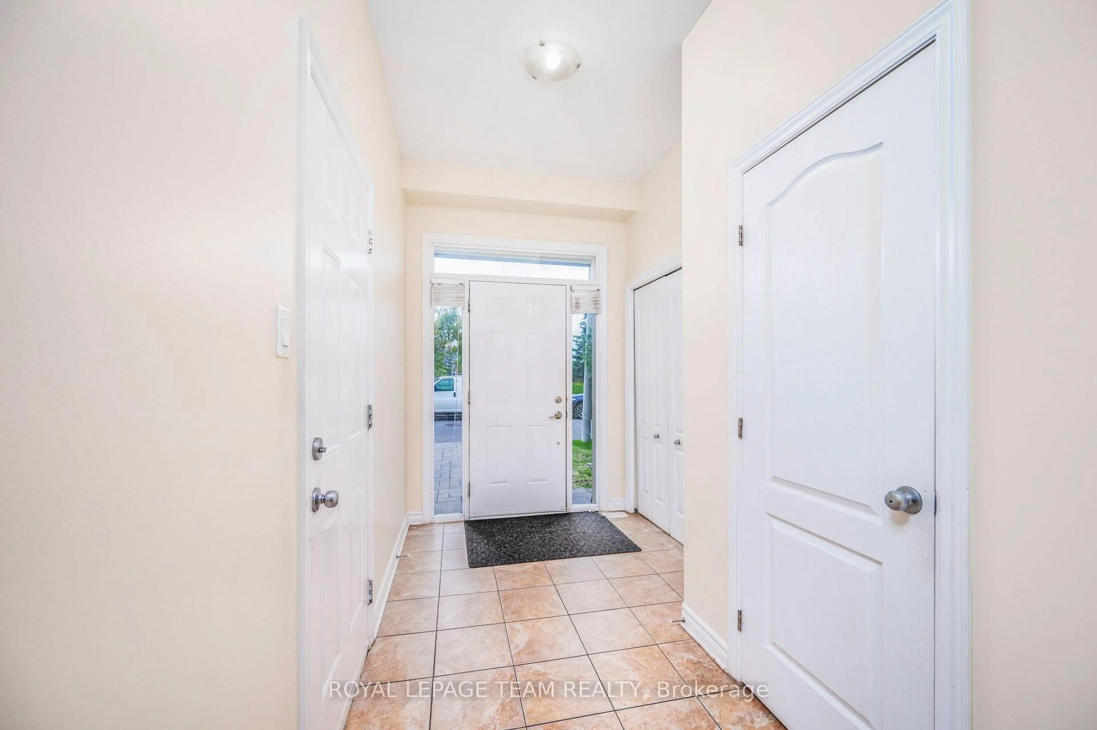 Indoor entryway for 357 Widgeon Way, Ottawa Ontario K1T 0G1
