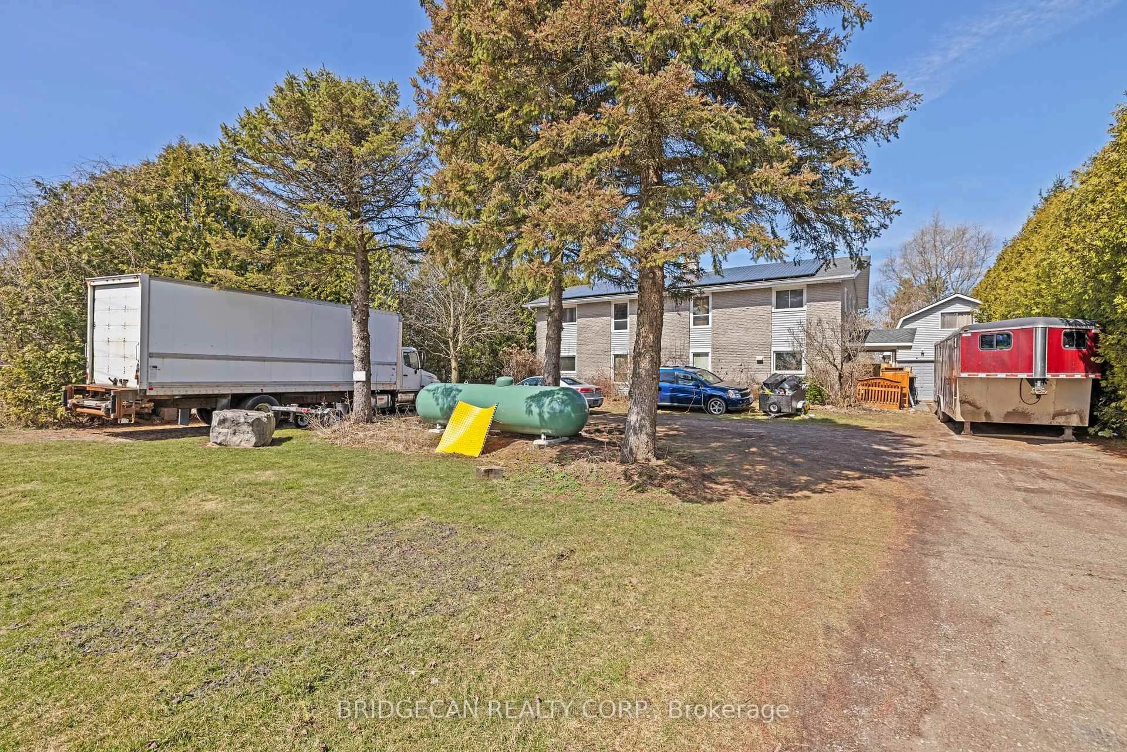 A pic from outside/outdoor area/front of a property/back of a property/a pic from drone, forest/trees view for 827 6th Concession Rd, Hamilton Ontario L8B 1N3