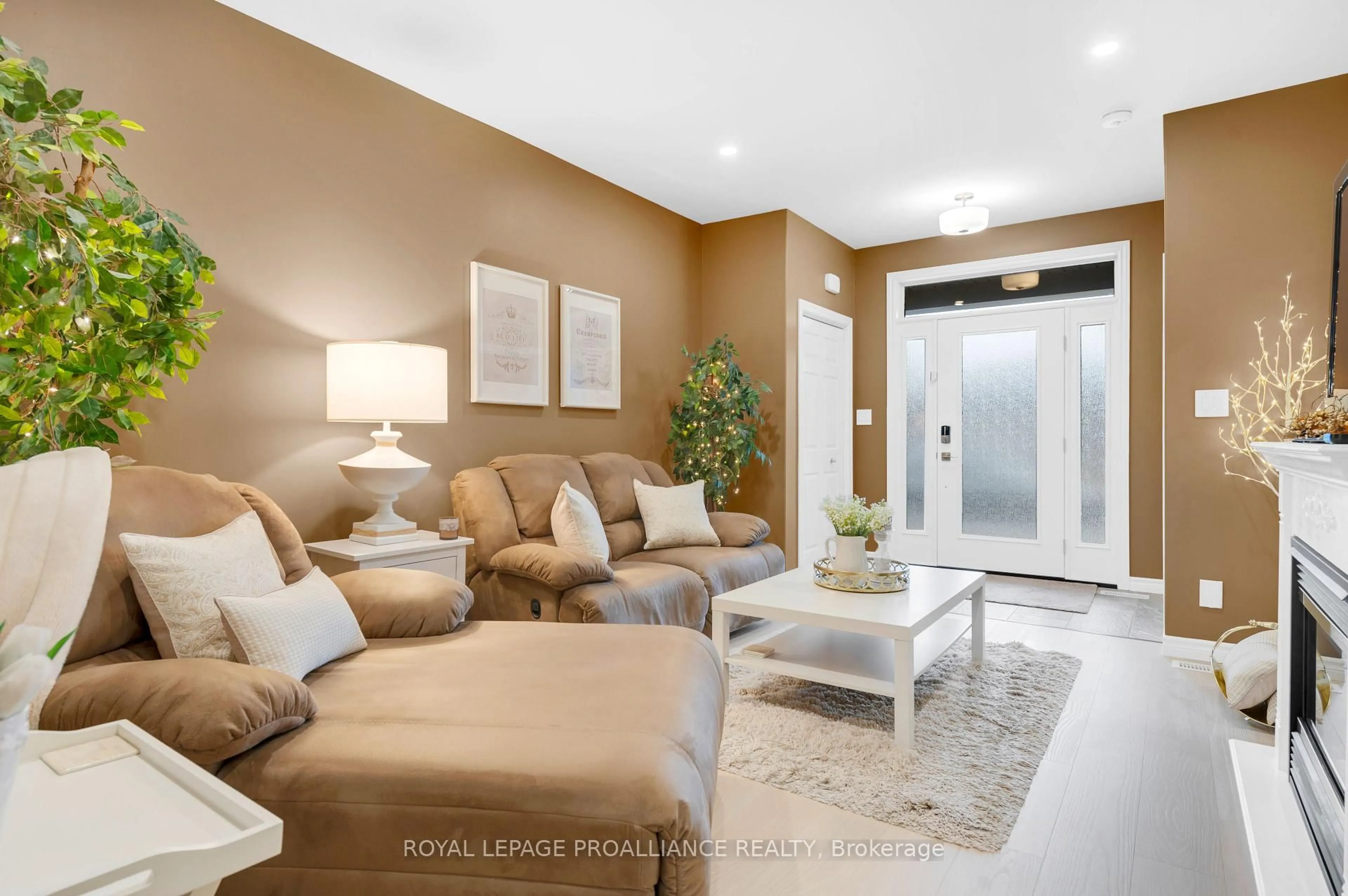 Living room with furniture, unknown for 47 Athabaska Dr, Belleville Ontario K8N 0T1
