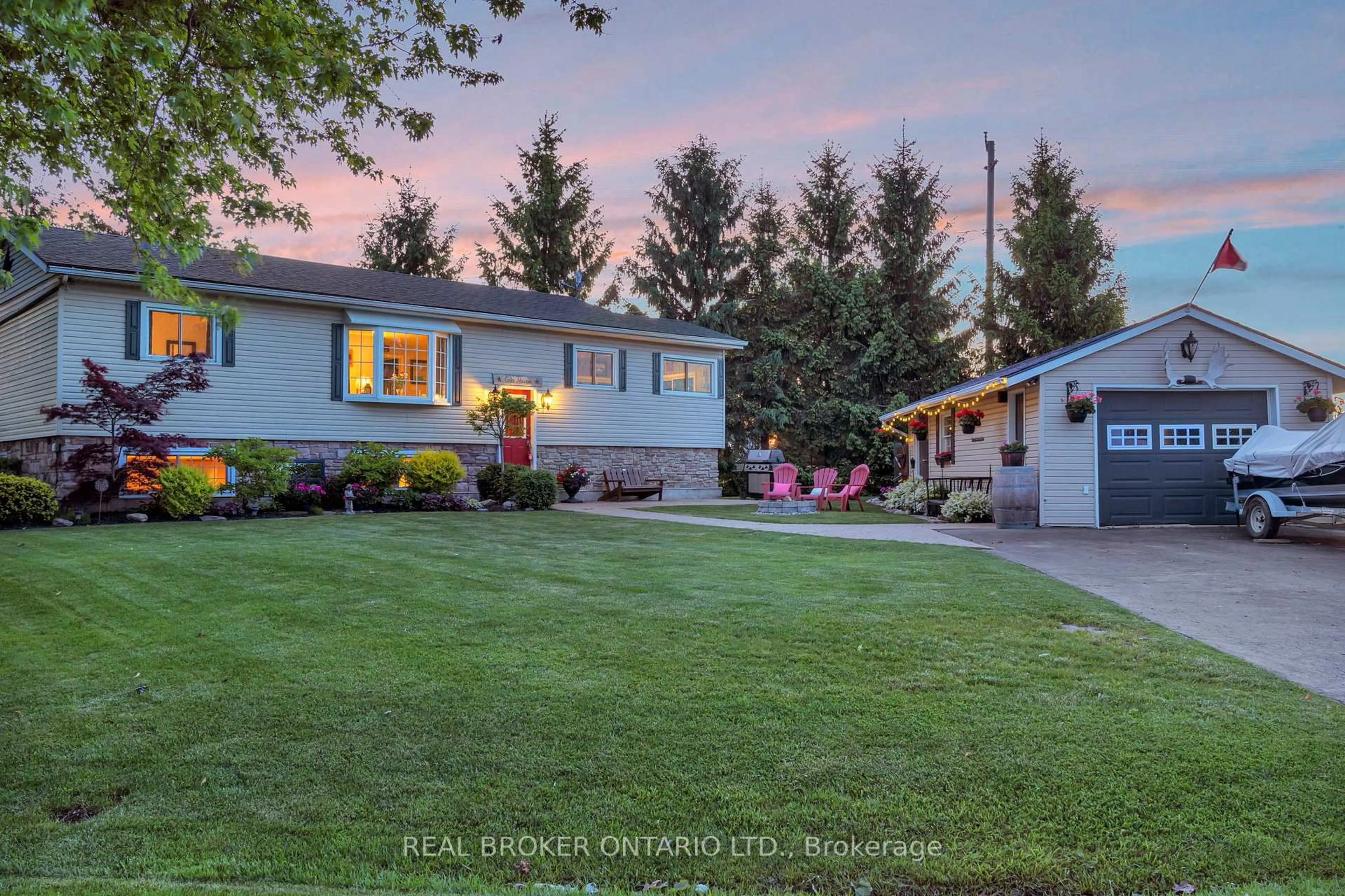 Home with vinyl exterior material, street for 1697 Lakeshore Rd, Haldimand Ontario N0A 1P0