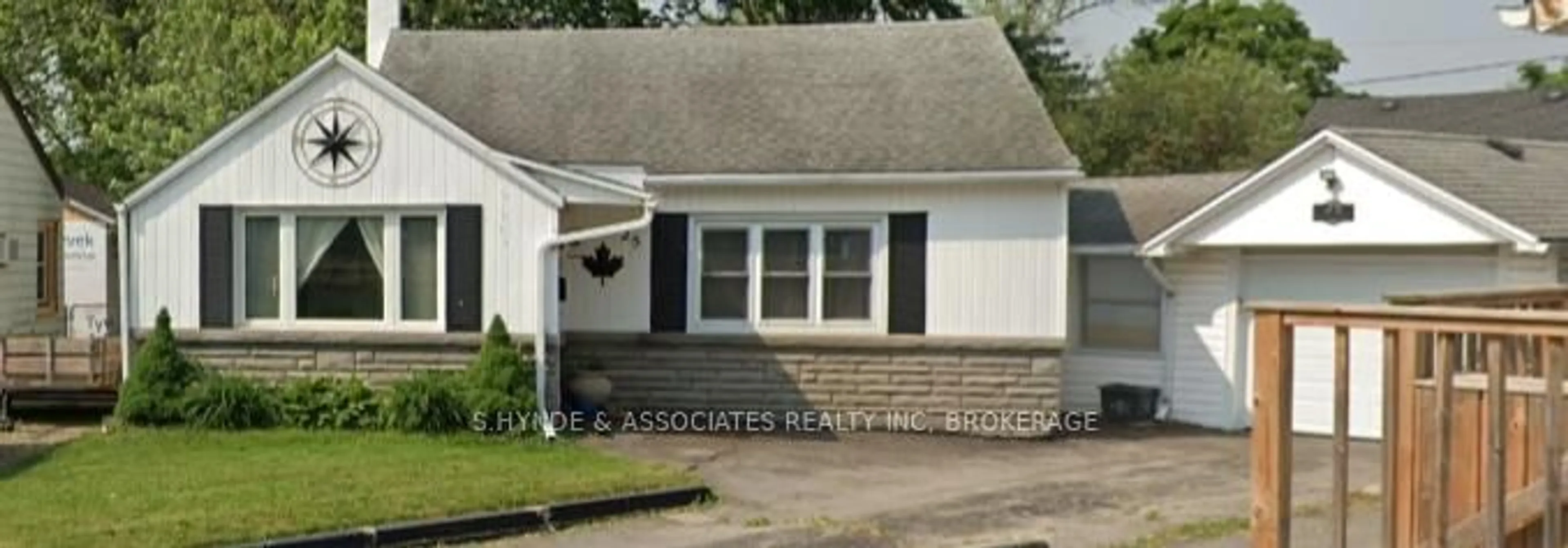 Home with vinyl exterior material, street for 25 Dunkirk Crt, Welland Ontario L3B 4V9