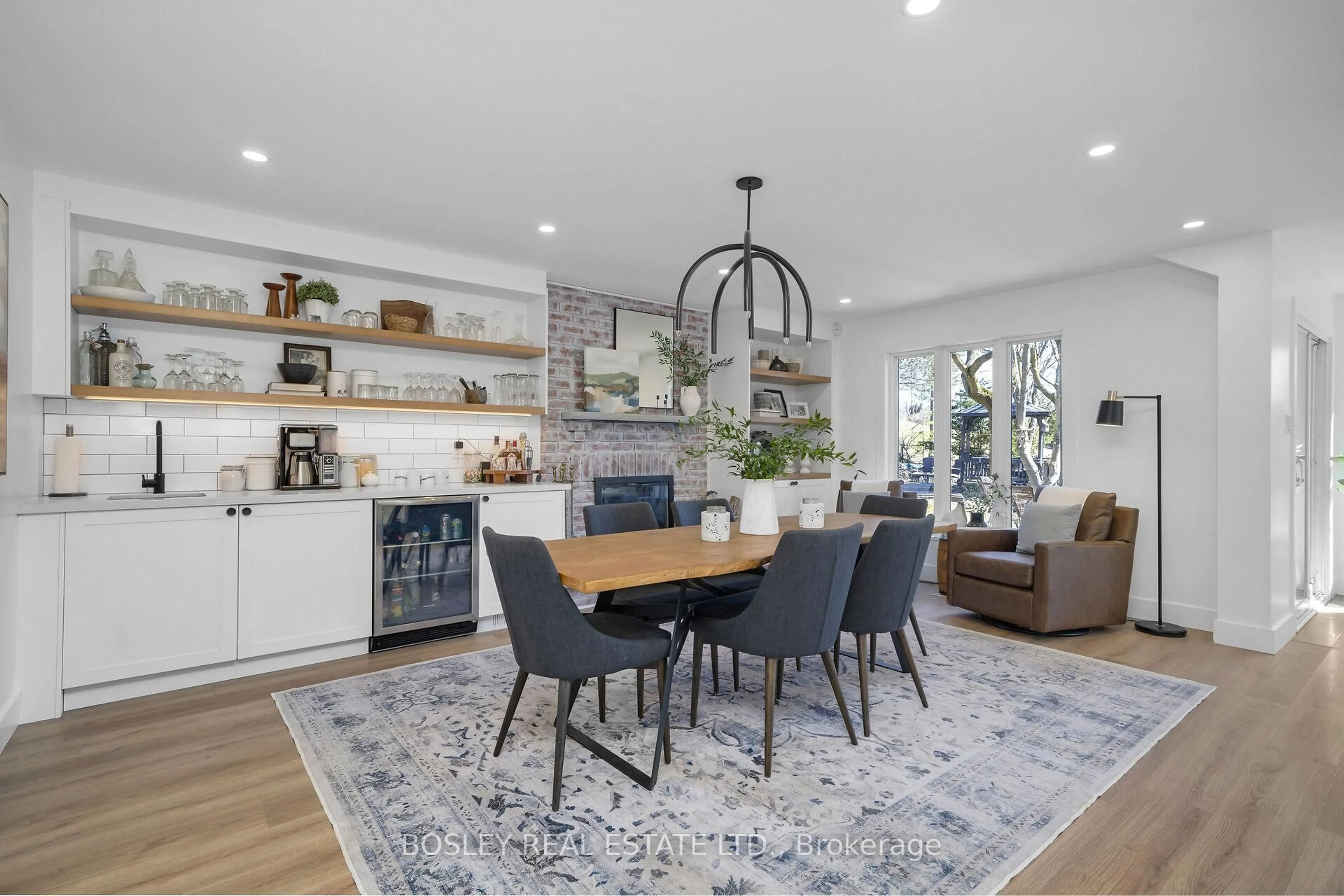 Open concept kitchen, unknown for 16 Bayberry Rd, Mono Ontario L9W 6G6