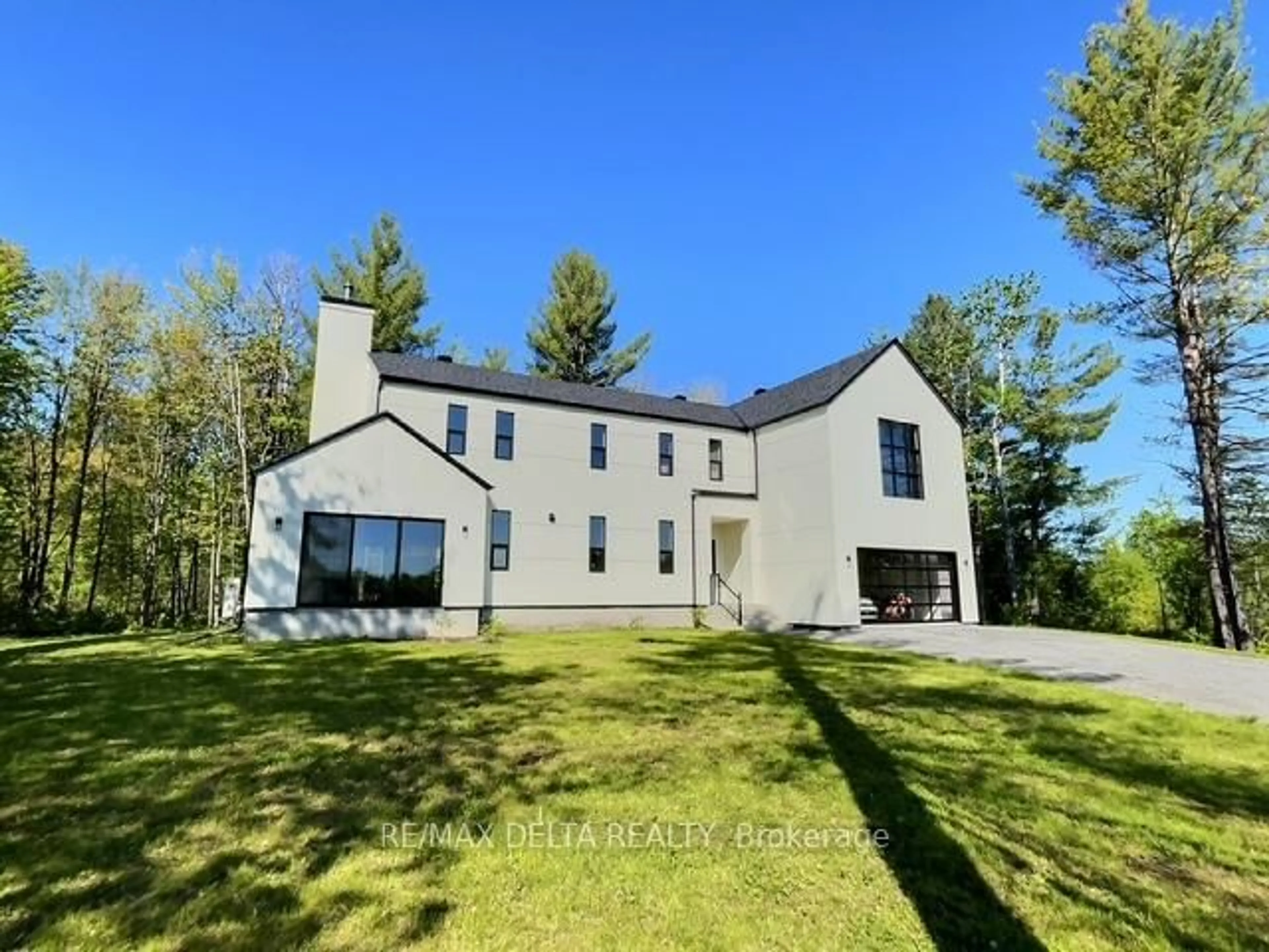A pic from outside/outdoor area/front of a property/back of a property/a pic from drone, unknown for 3830 Schnupp Rd, Clarence-Rockland Ontario K0A 1E0