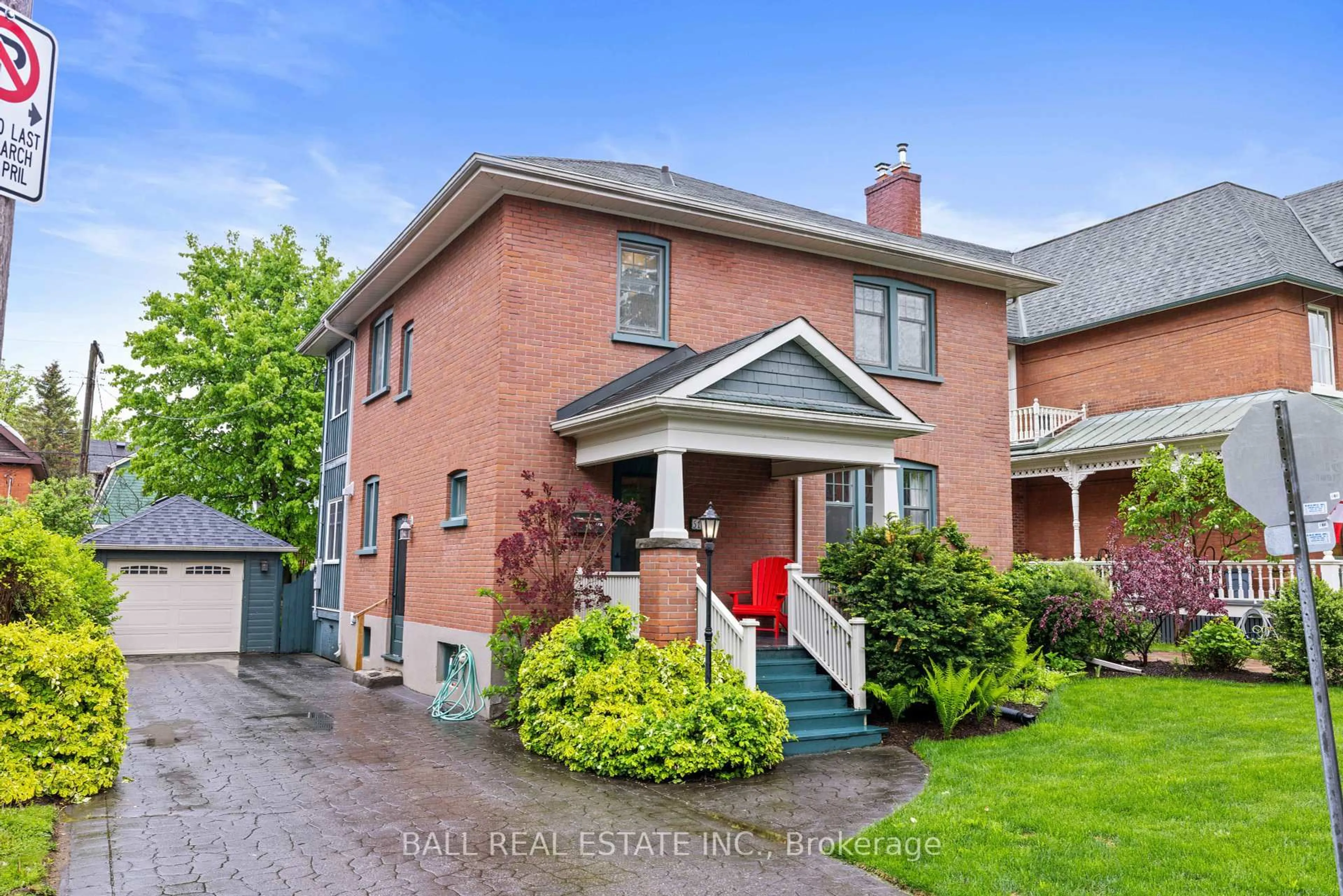 Home with brick exterior material, street for 517 Gilmour St, Peterborough Central Ontario K9H 2K1