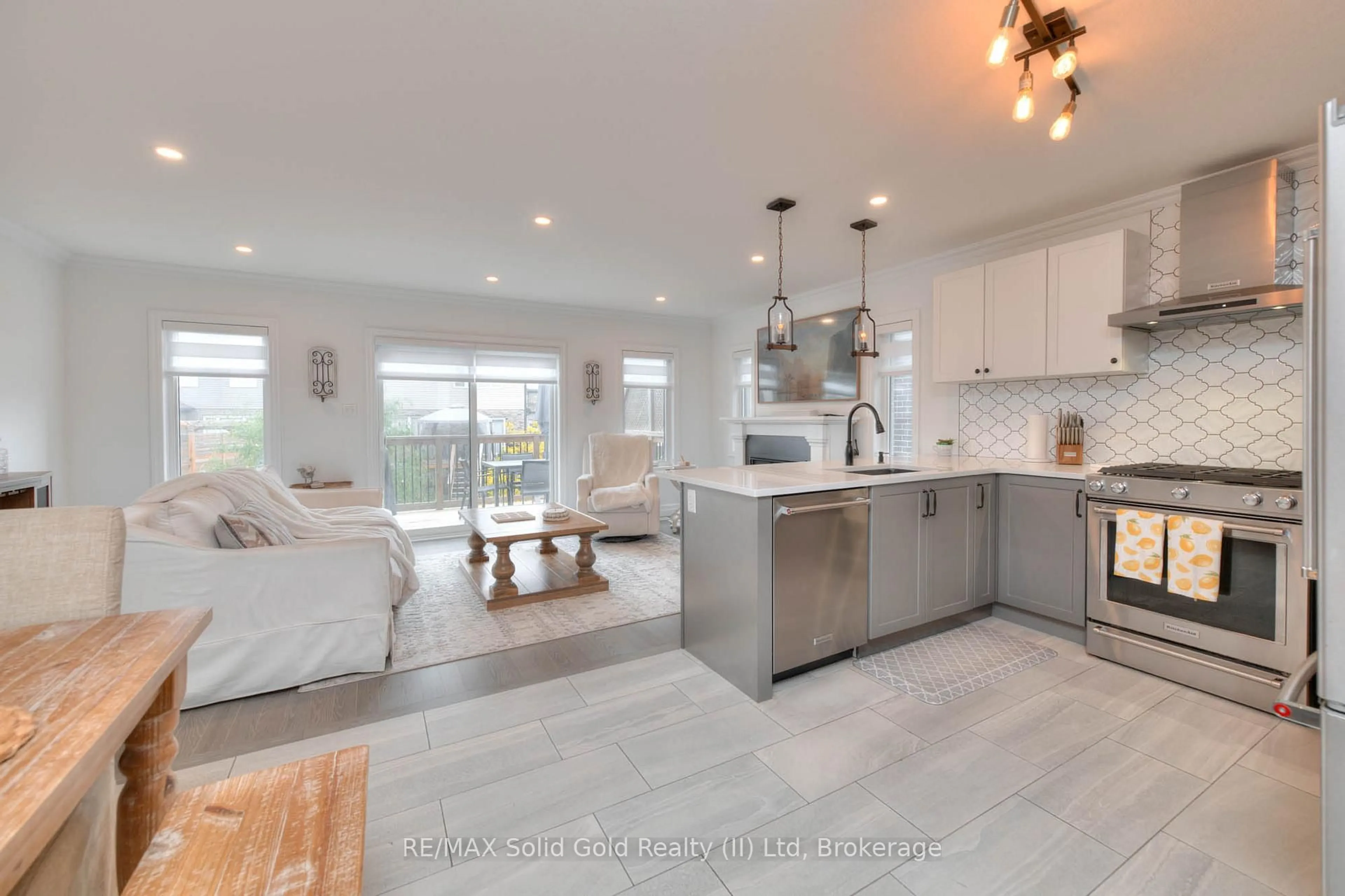 Open concept kitchen, ceramic/tile floor for 135 Hardcastle Dr #45, Cambridge Ontario N1S 0B6