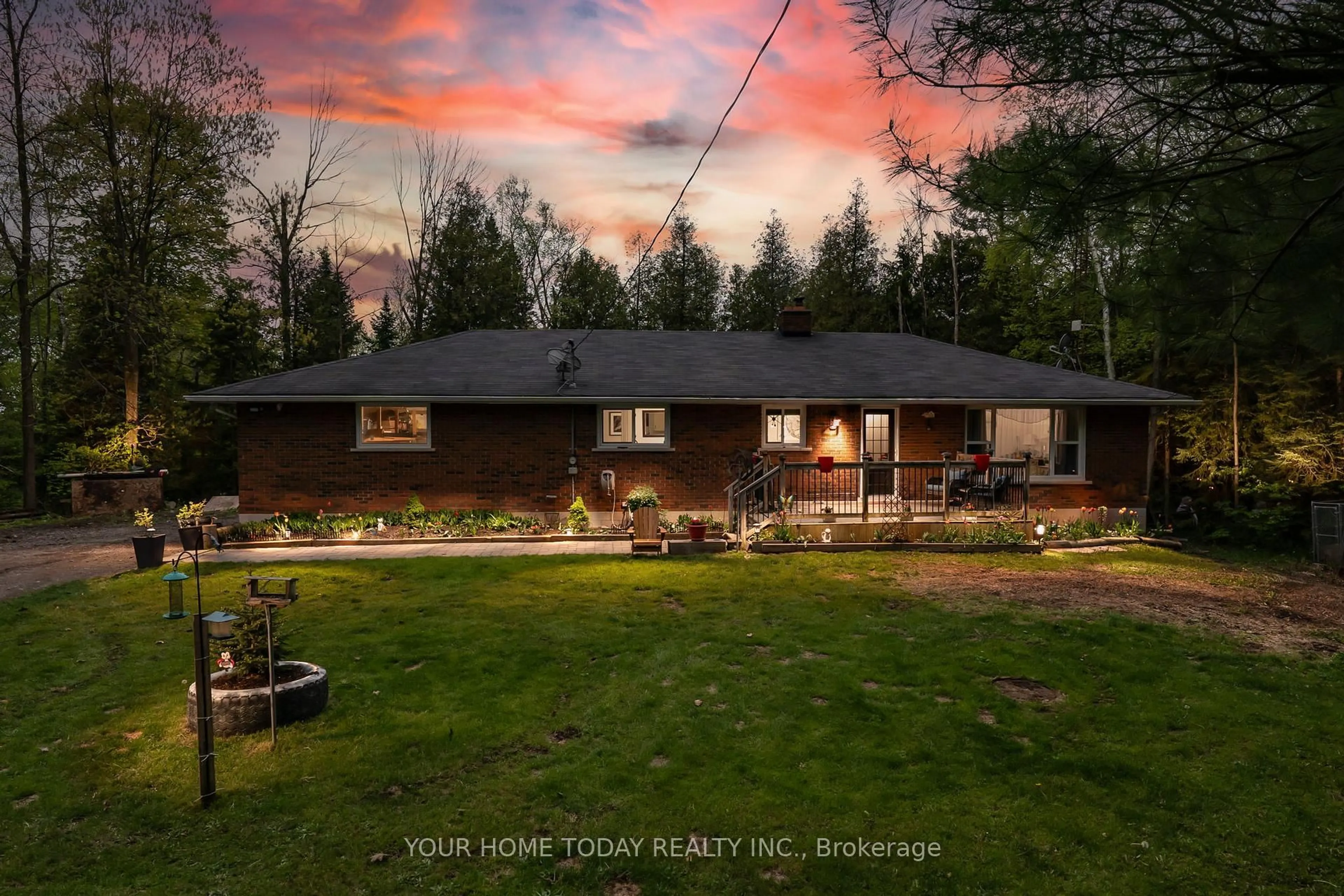 A pic from outside/outdoor area/front of a property/back of a property/a pic from drone, unknown for 5946 Fourth Line, Erin Ontario N0B 1Z0