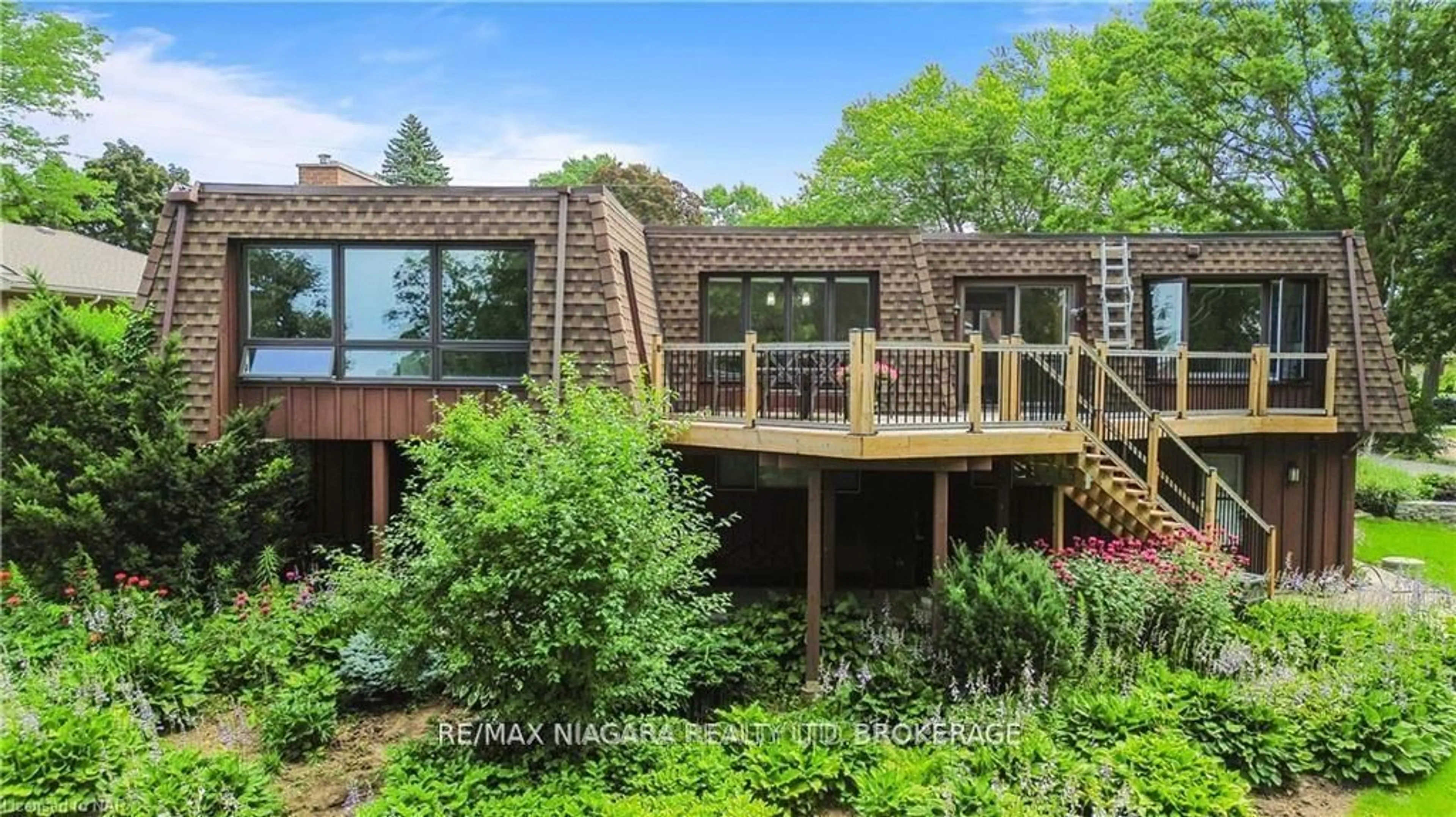 Home with brick exterior material, unknown for 50 Melrose Dr, Niagara-on-the-Lake Ontario L0S 1J0