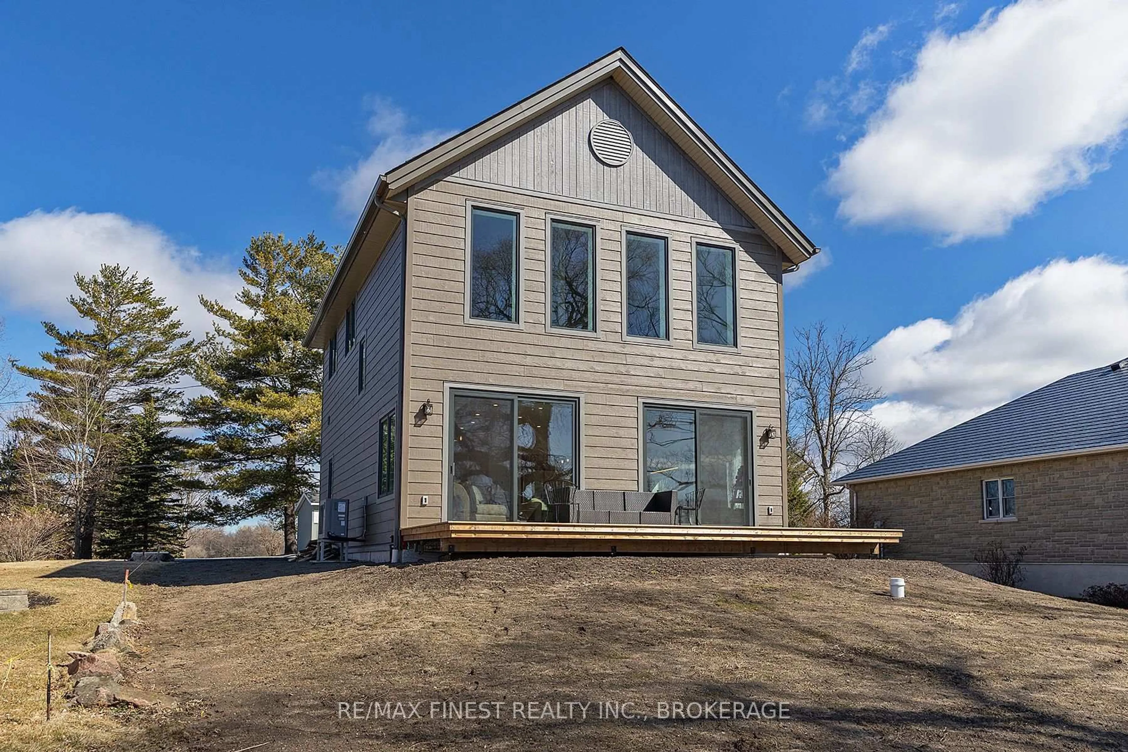 Home with vinyl exterior material, unknown for 113 Willowbank Rd, Gananoque Ontario K7G 2V5