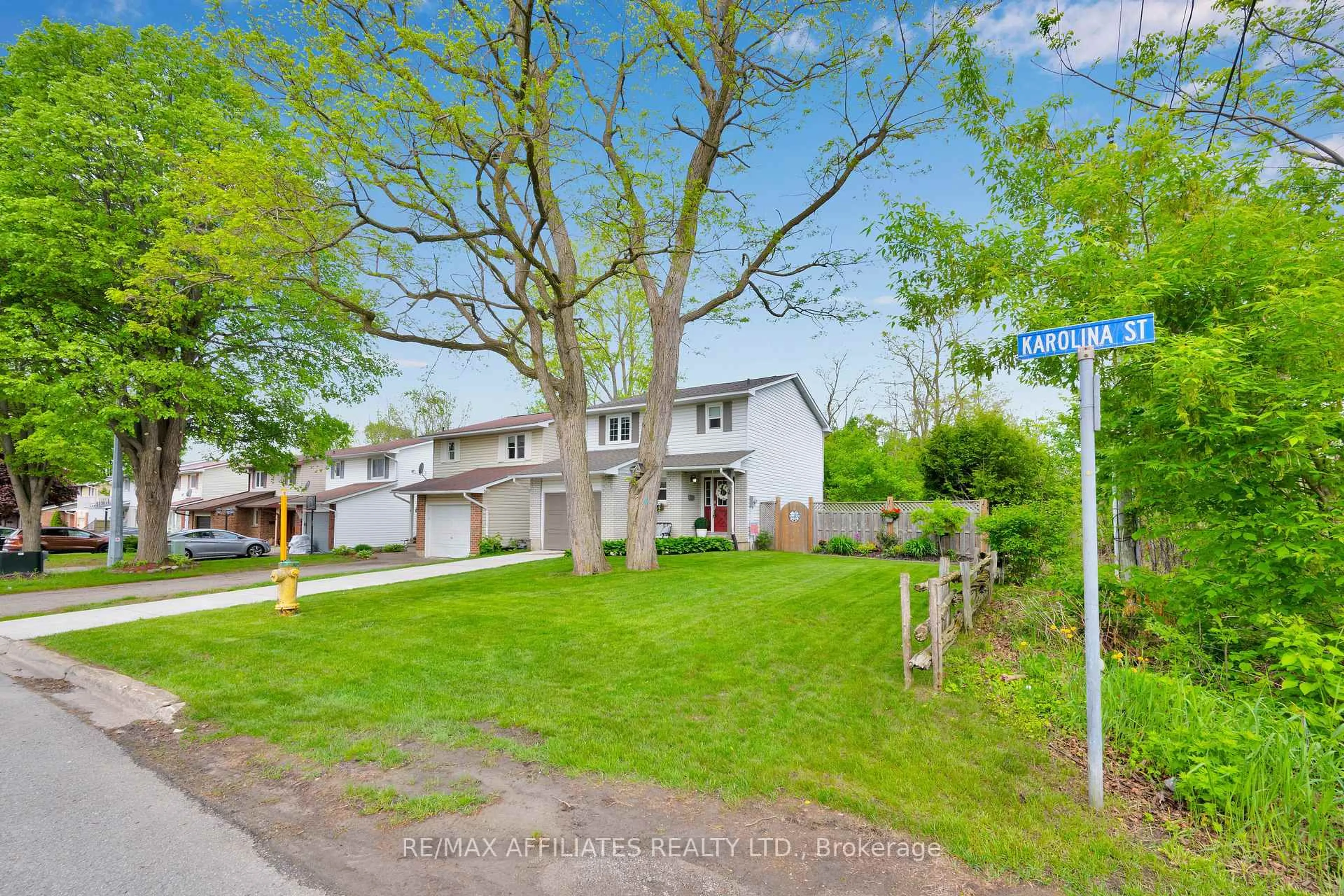 A pic from outside/outdoor area/front of a property/back of a property/a pic from drone, street for 2 Karolina St, Brockville Ontario K6V 6L4