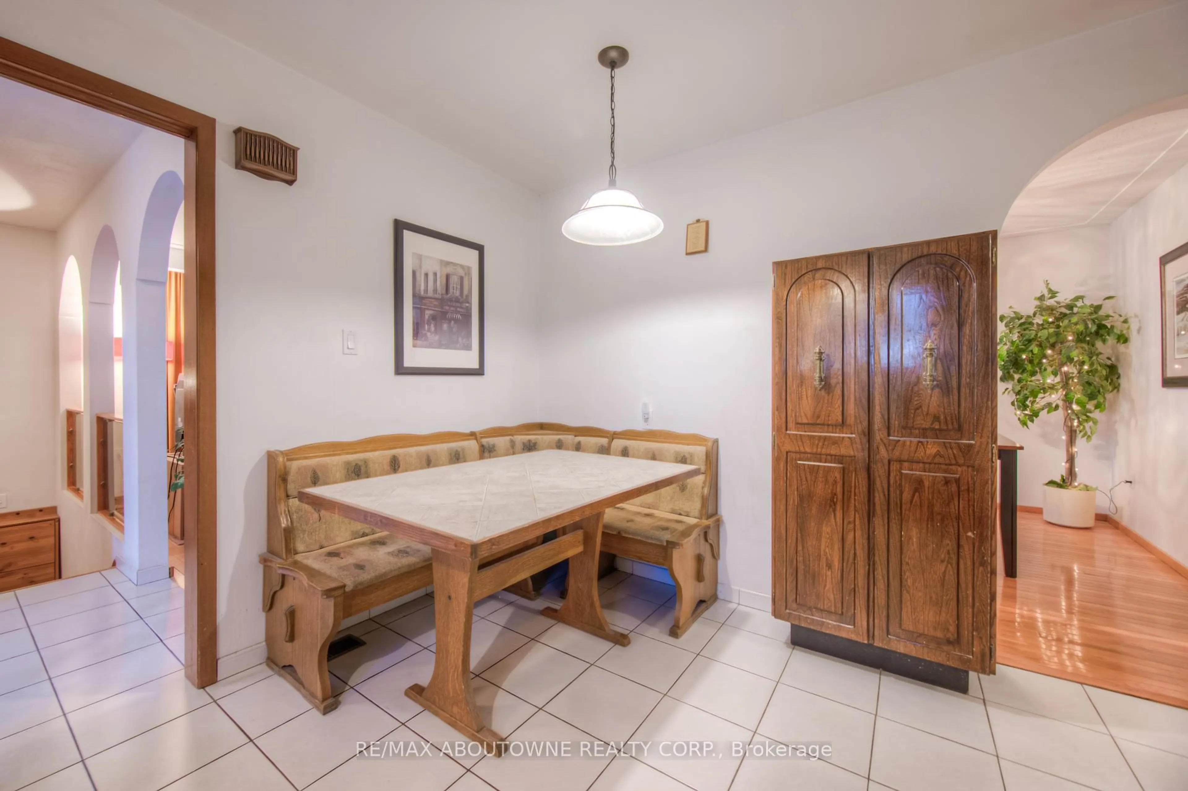 Dining room, unknown for 47 Chester Rd, Hamilton Ontario L8E 1X8