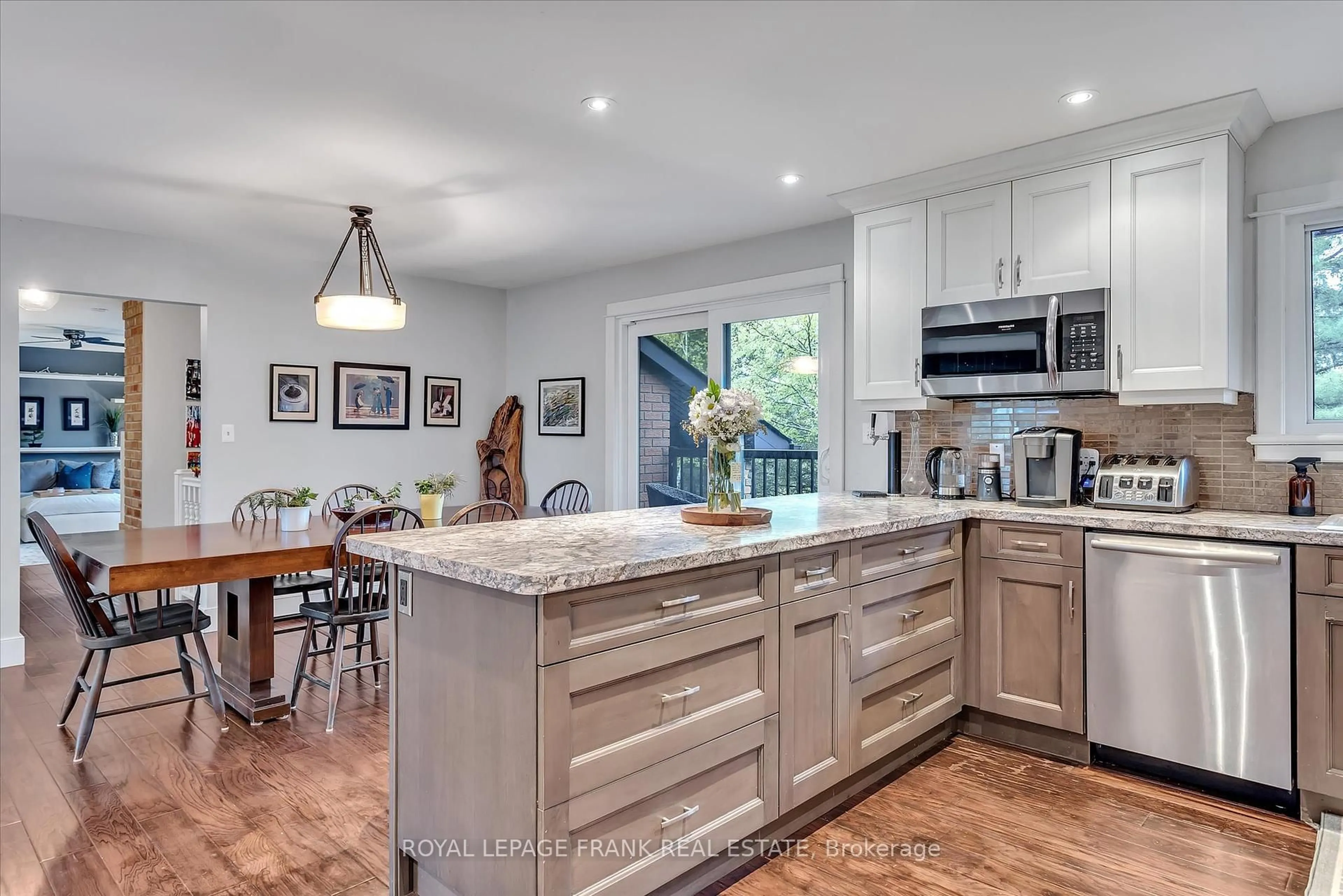 Open concept kitchen, unknown for 234 Stewart Line, Cavan Monaghan Ontario L0A 1C0