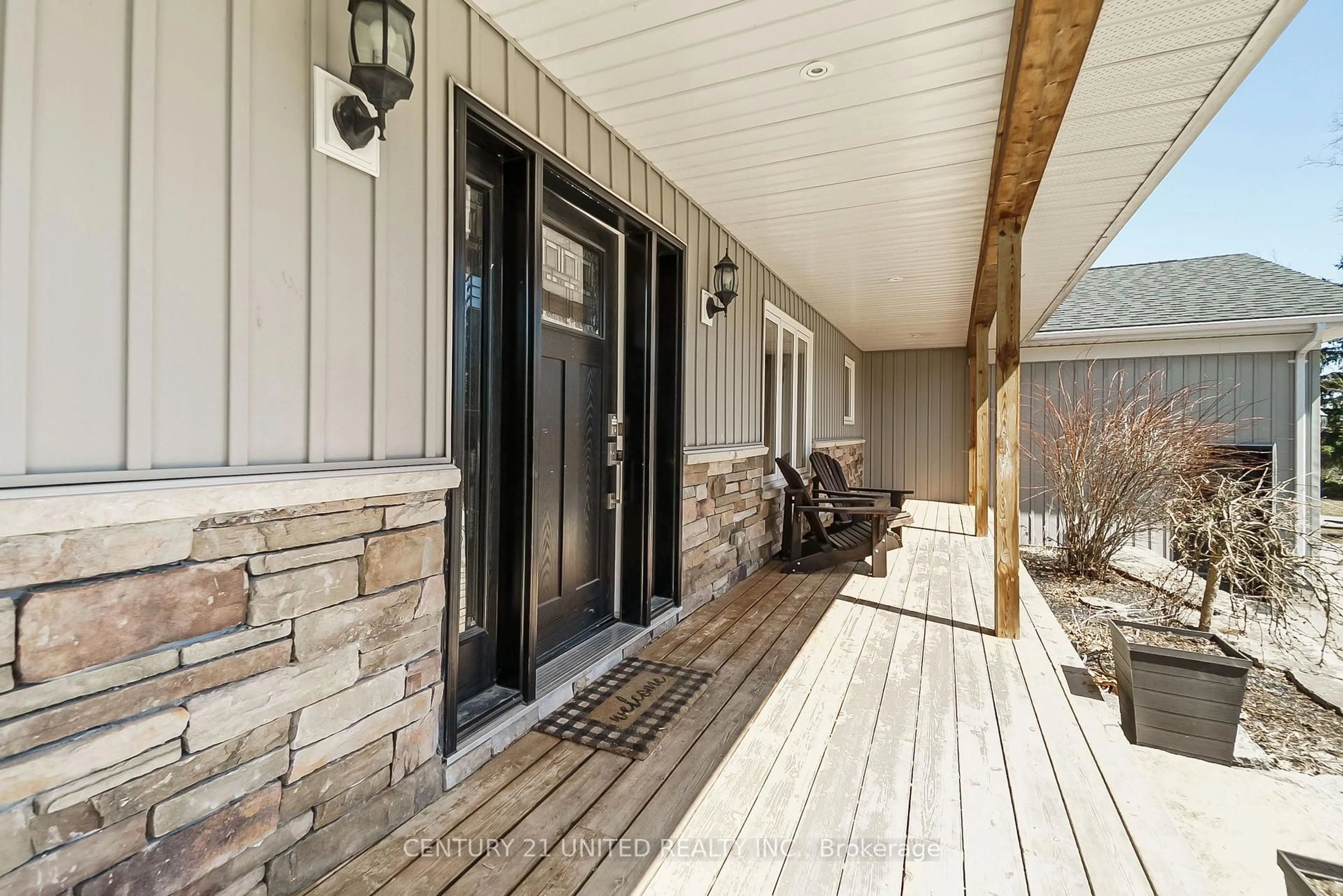 Indoor entryway for 58 Sumcot Dr, Trent Lakes Ontario K0L 1R0