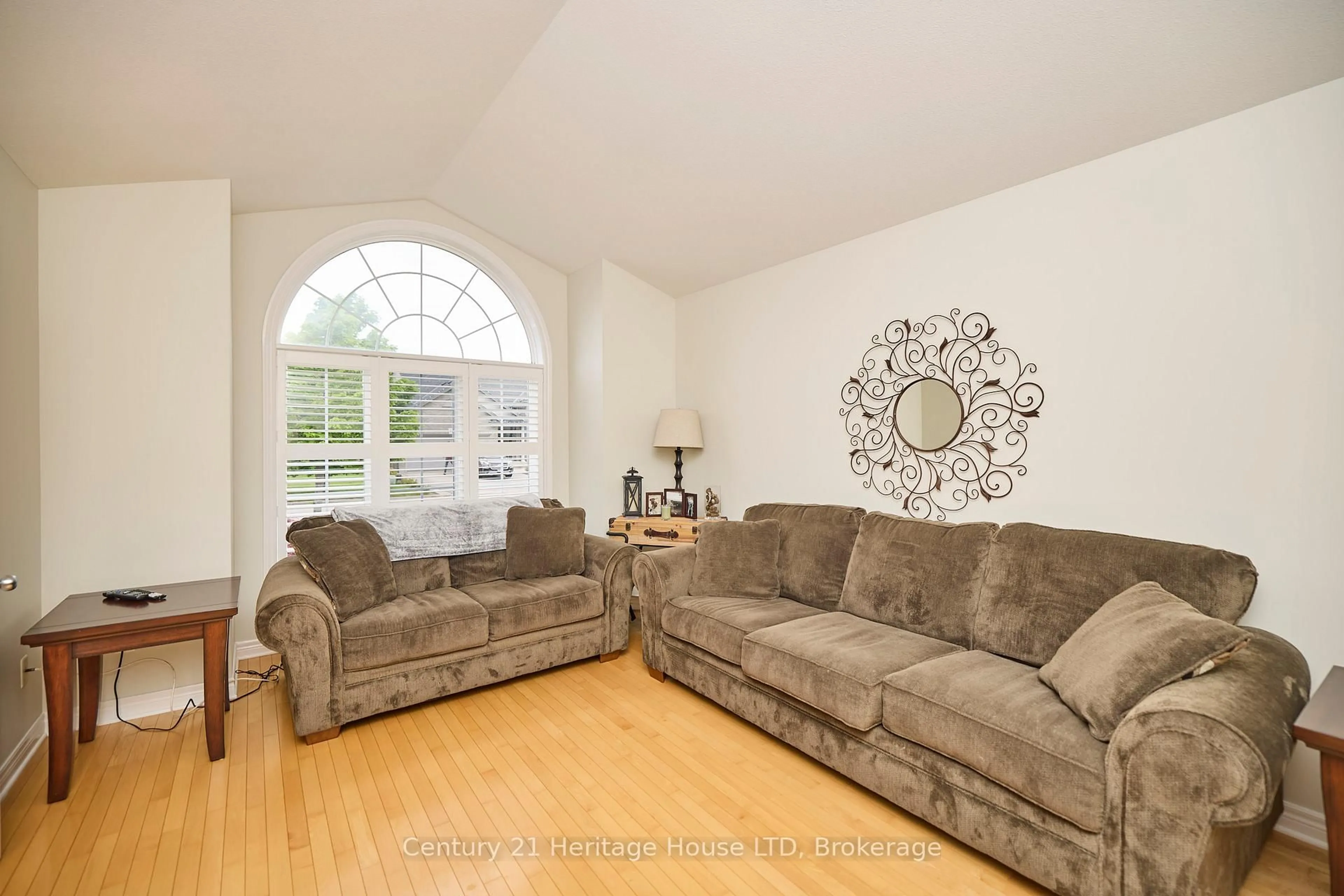 Living room with furniture, unknown for 8 Arlene St, St. Catharines Ontario L2S 4C9