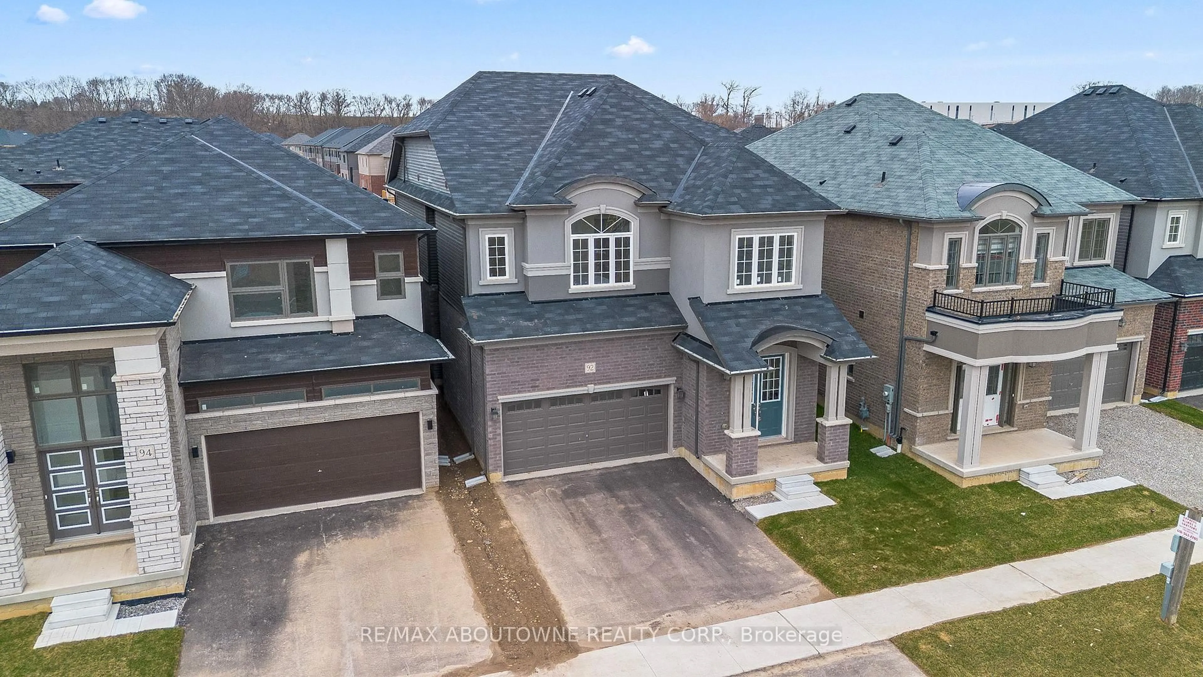 A pic from outside/outdoor area/front of a property/back of a property/a pic from drone, street for 92 Stauffer Rd, Brantford Ontario N3V 0B5