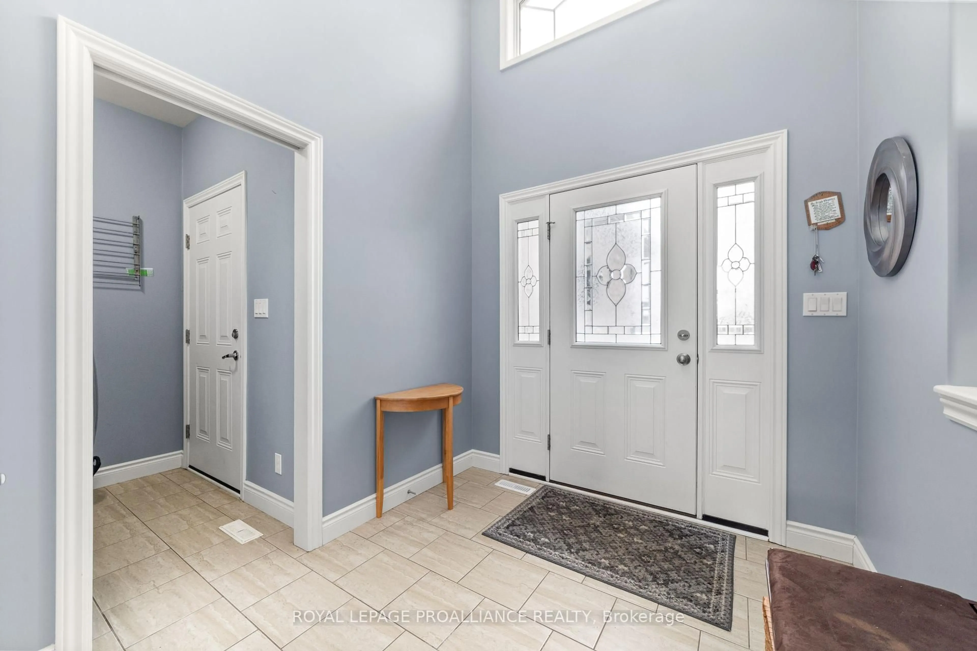 Indoor entryway for 24 Hampton Ridge Dr, Belleville Ontario K8N 0B2