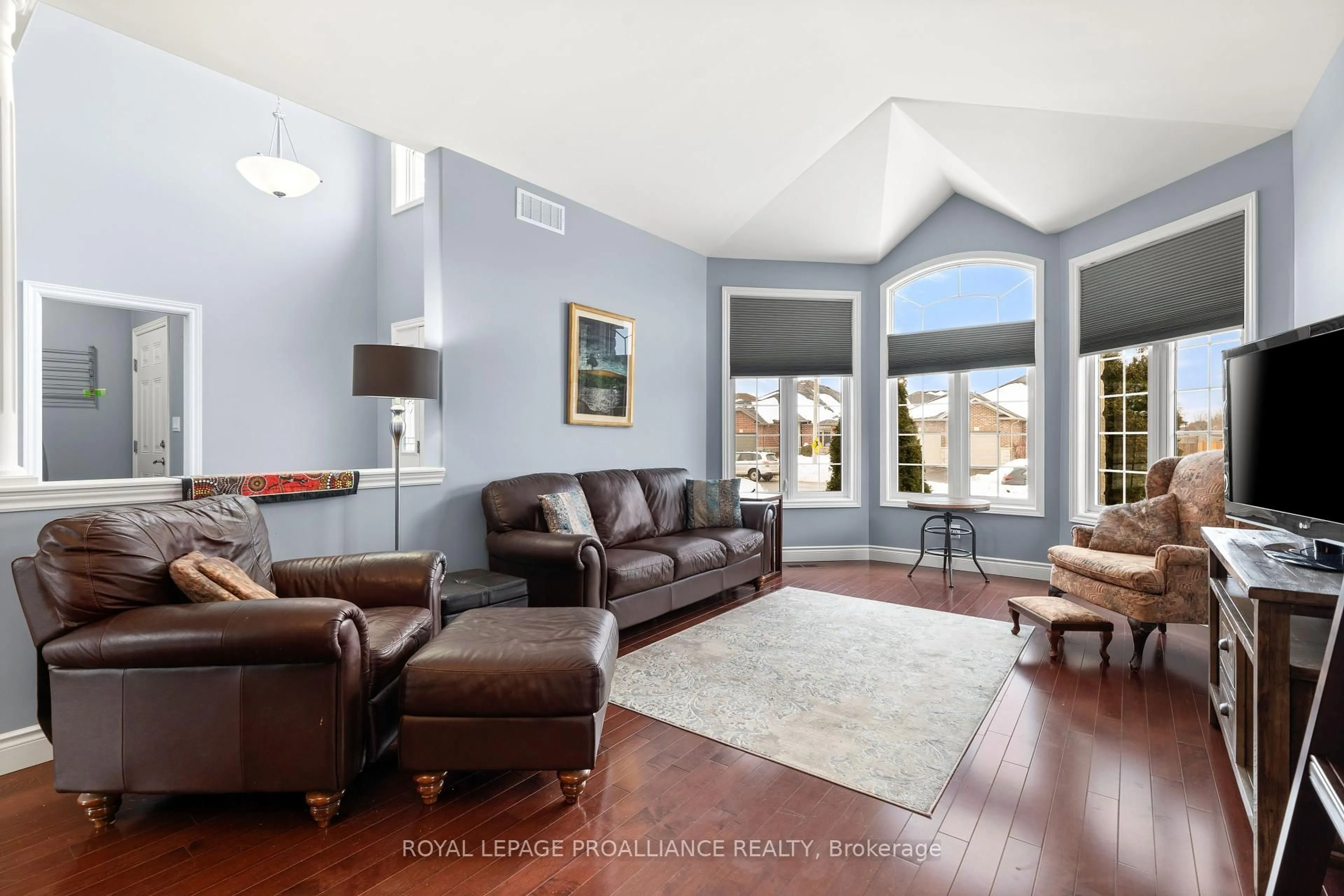 Living room with furniture, unknown for 24 Hampton Ridge Dr, Belleville Ontario K8N 0B2