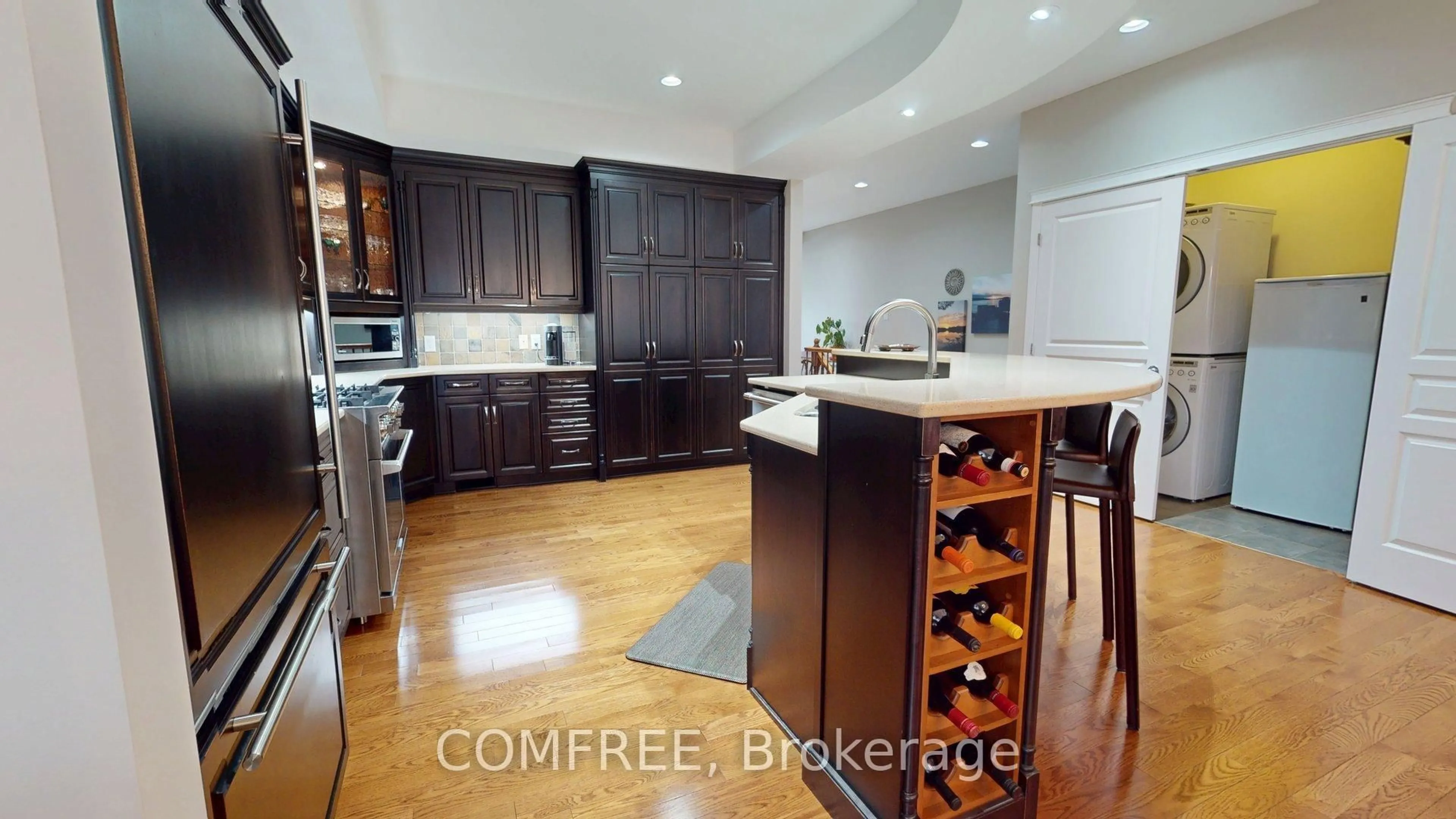 Open concept kitchen, ceramic/tile floor for 176 Solera Circ, Ottawa Ontario K1T 0C8