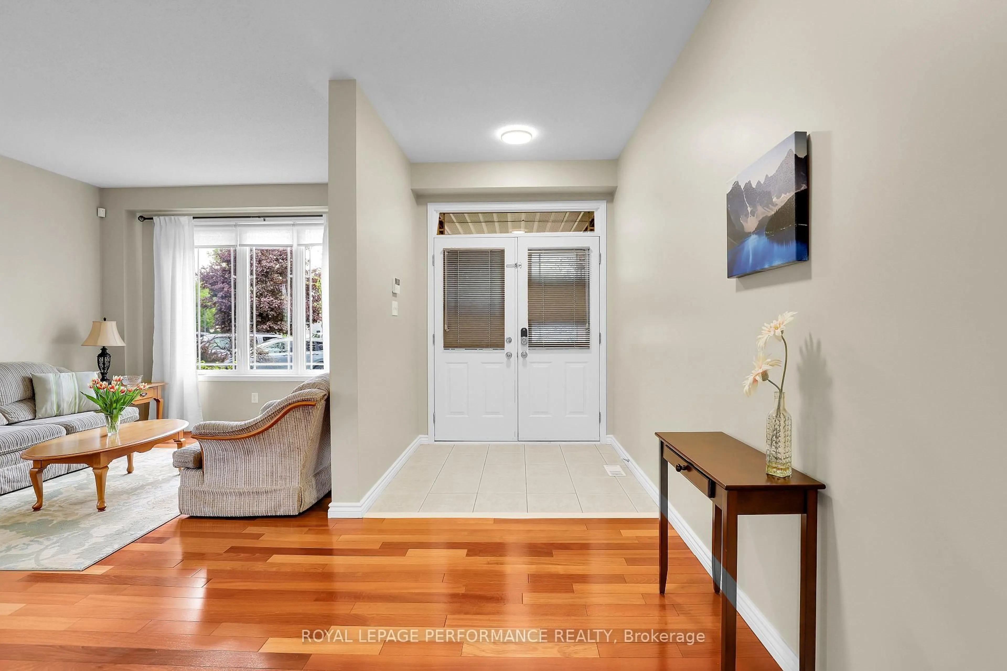 Indoor entryway for 765 Schubert Circ, Ottawa Ontario K4A 4W3