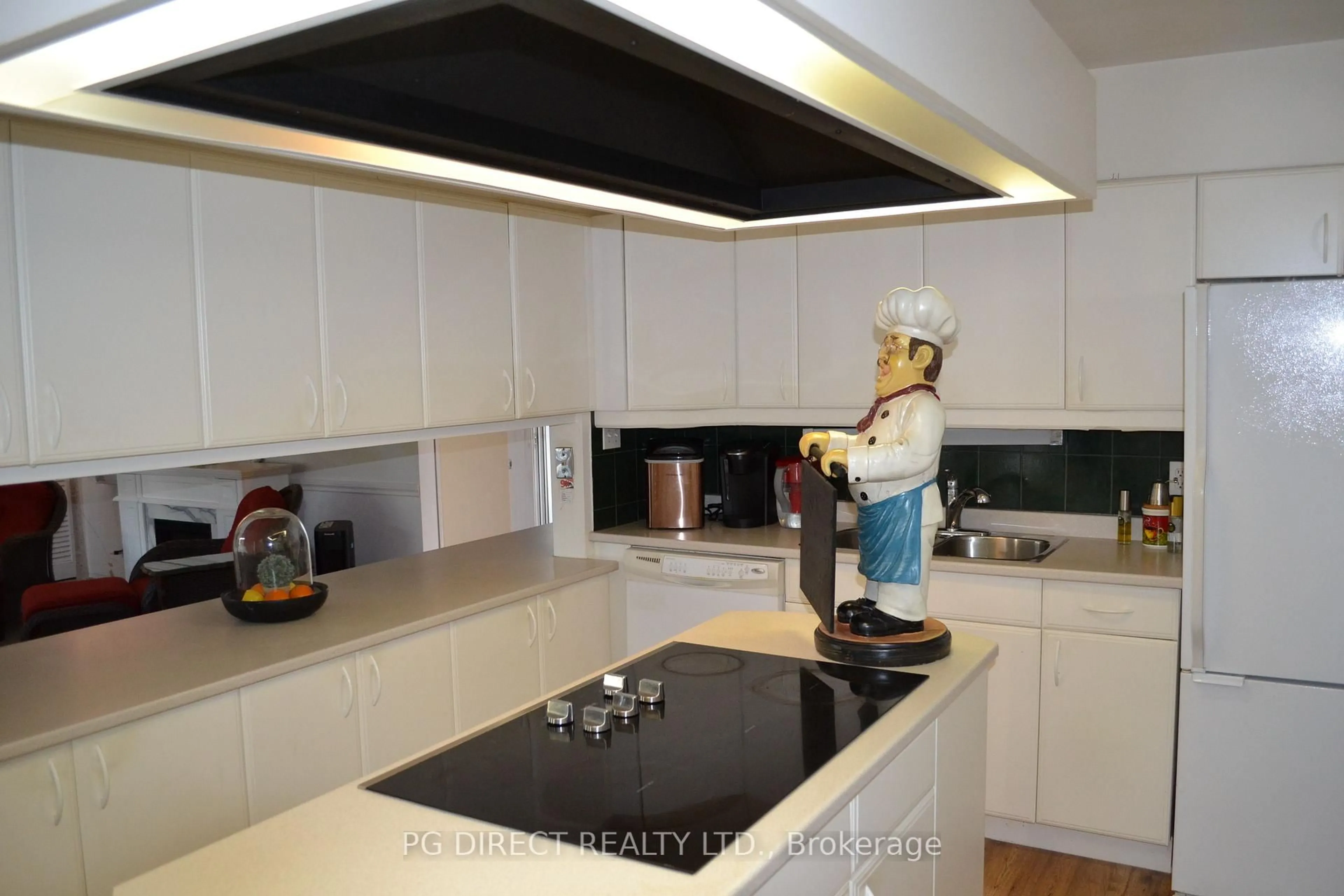 Standard kitchen, unknown for 101 Ethel St, West Nipissing Ontario P2B 1V3