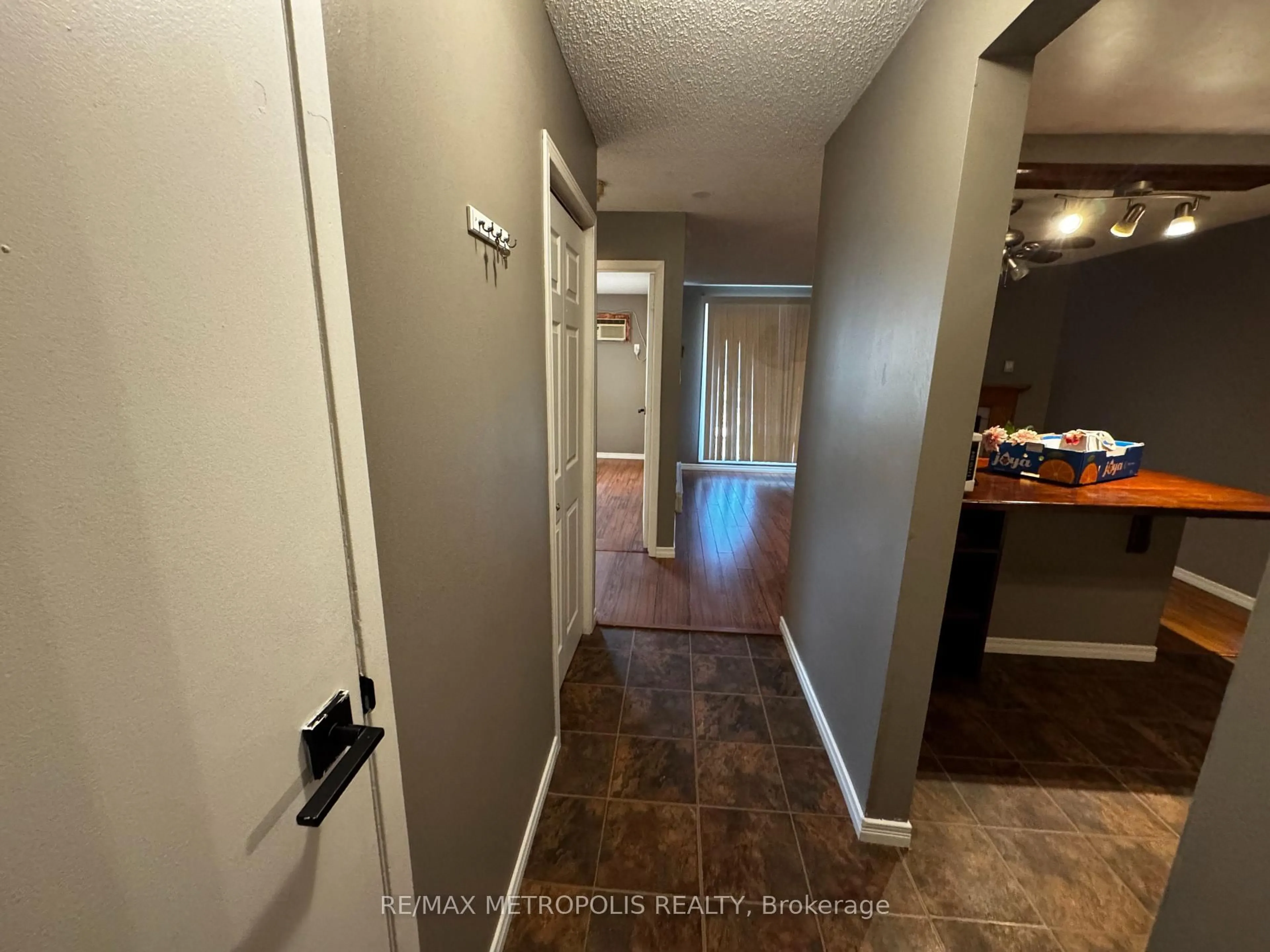 Indoor entryway for 731 Deveron Cres #109, London South Ontario N5Z 4L9