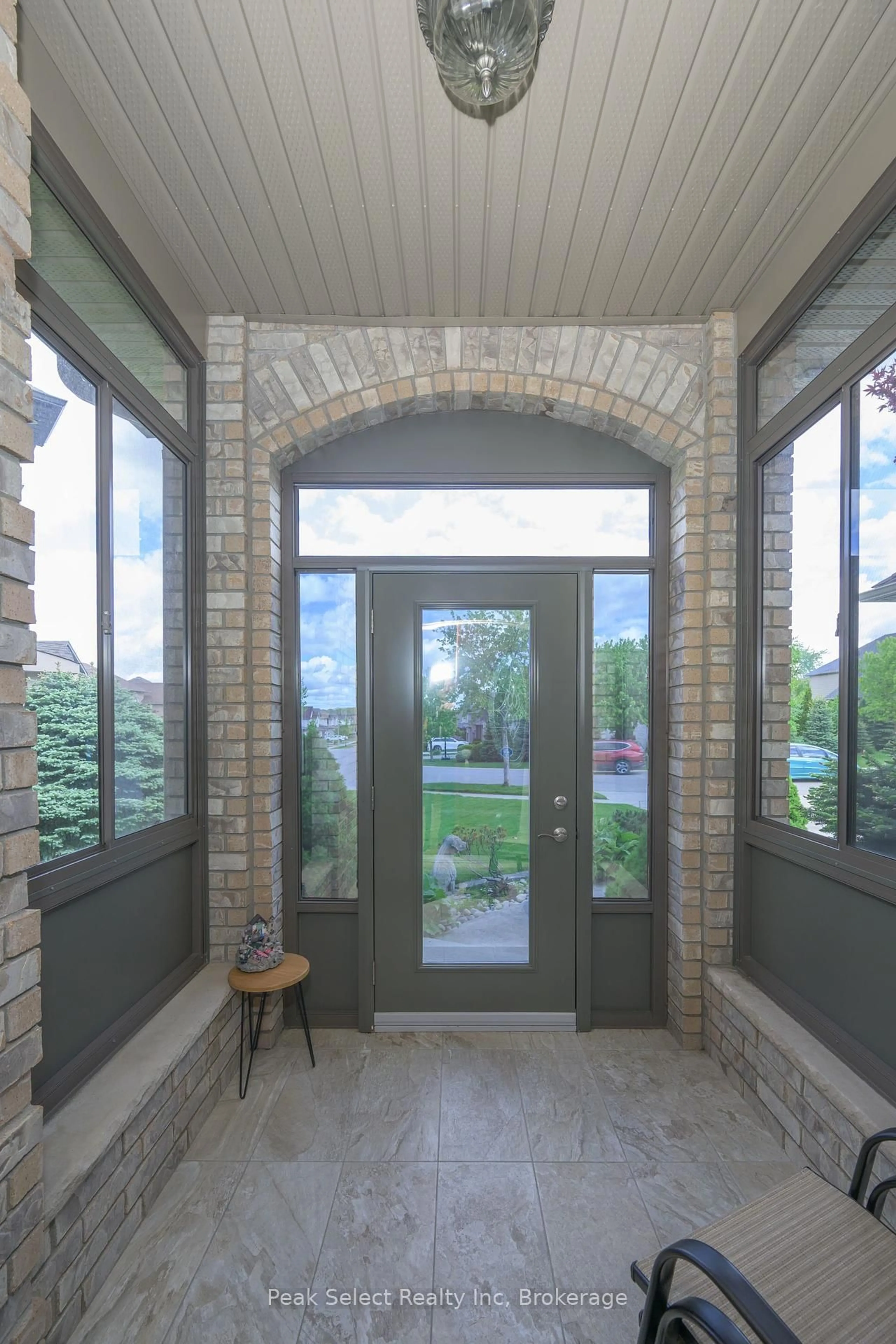 Indoor entryway for 2285 Lilac Ave, London South Ontario N6K 5E1
