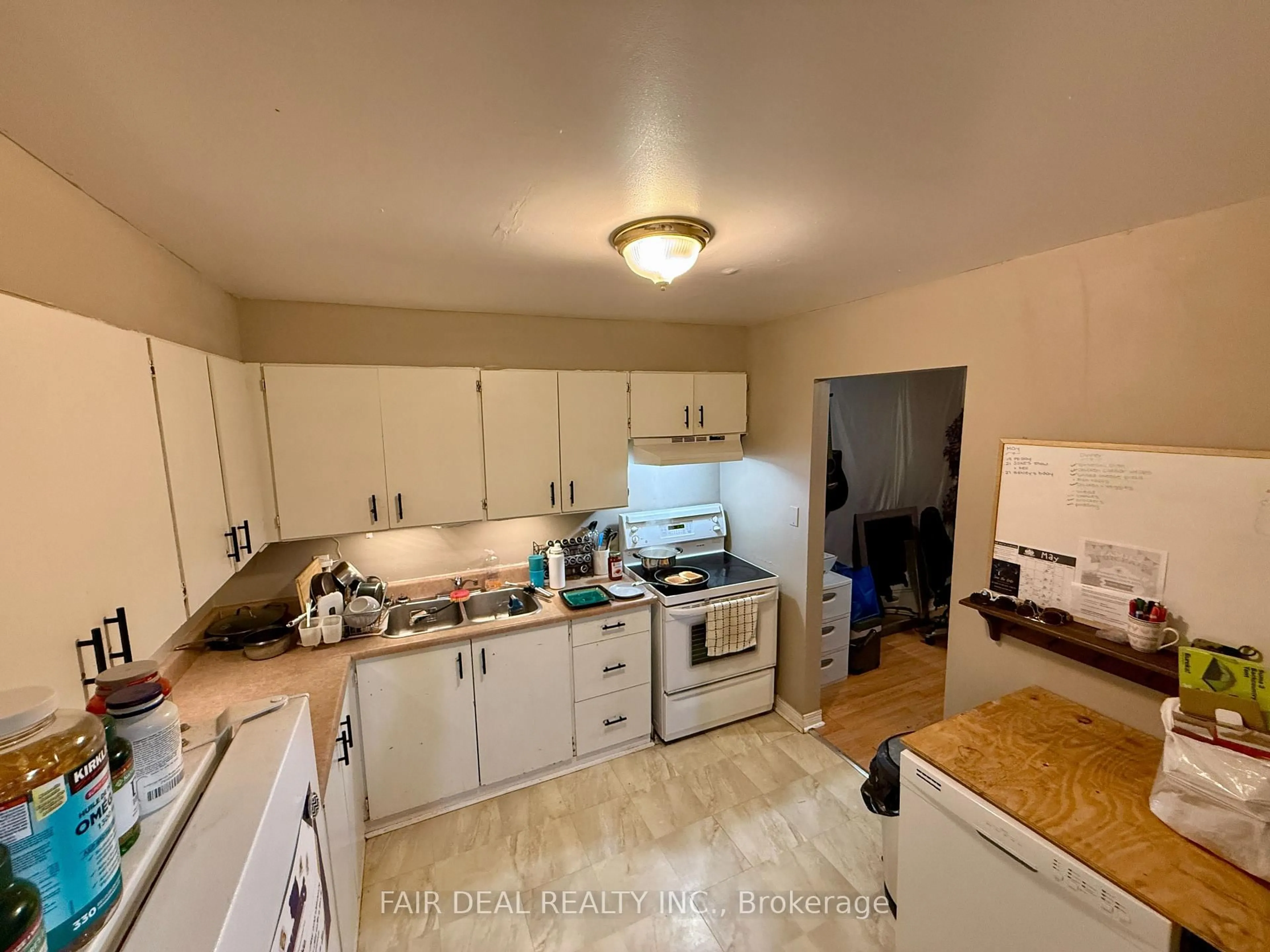 Standard kitchen, unknown for 100 Brownleigh Ave #292, Welland Ontario L3B 5V8