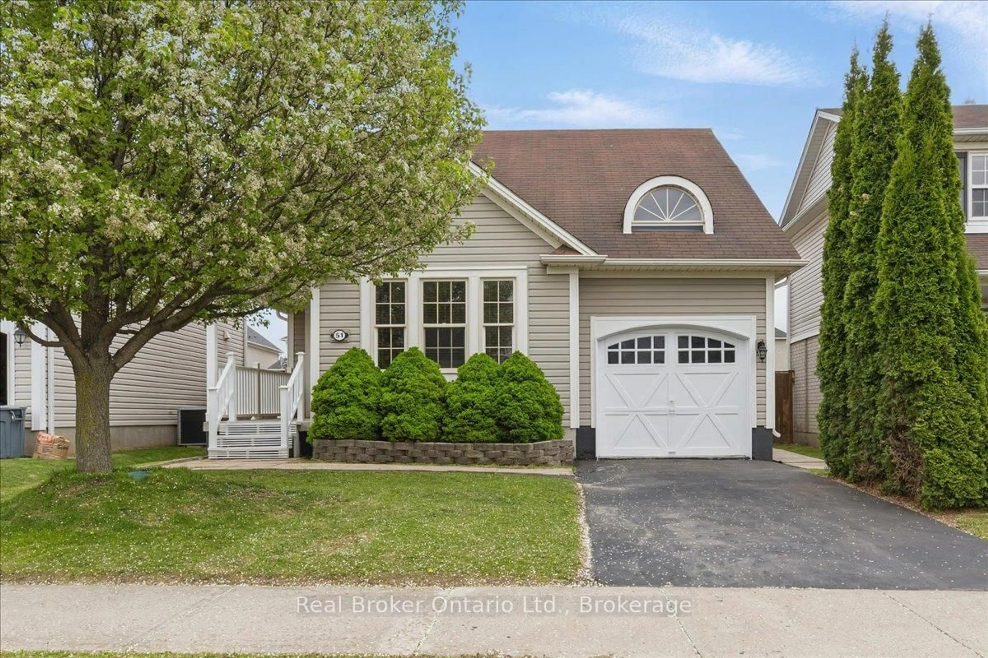 Home with vinyl exterior material, street for 51 Hollinrake Ave, Brant Ontario N3T 0B6
