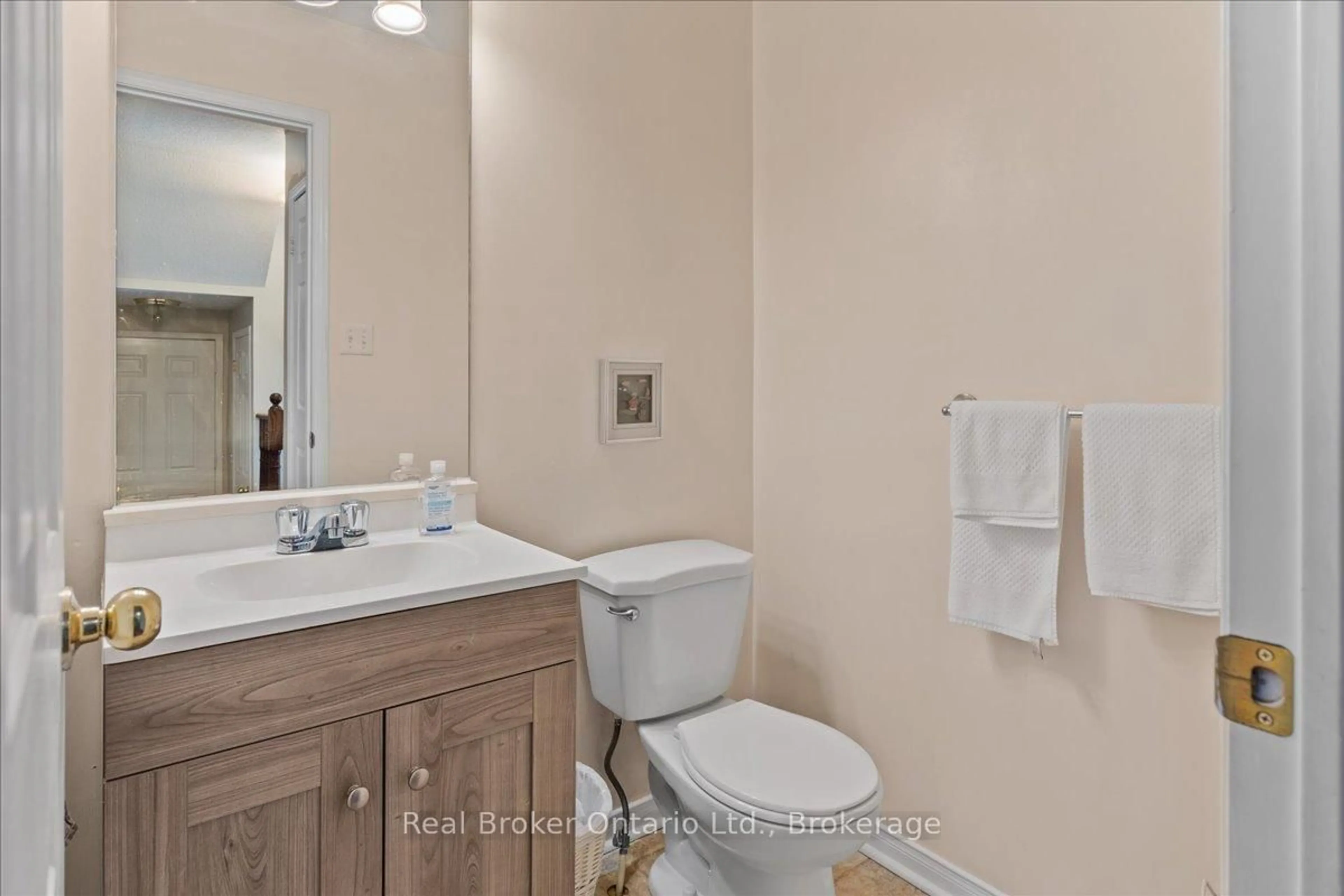 Standard bathroom, ceramic/tile floor for 51 Hollinrake Ave, Brant Ontario N3T 0B6
