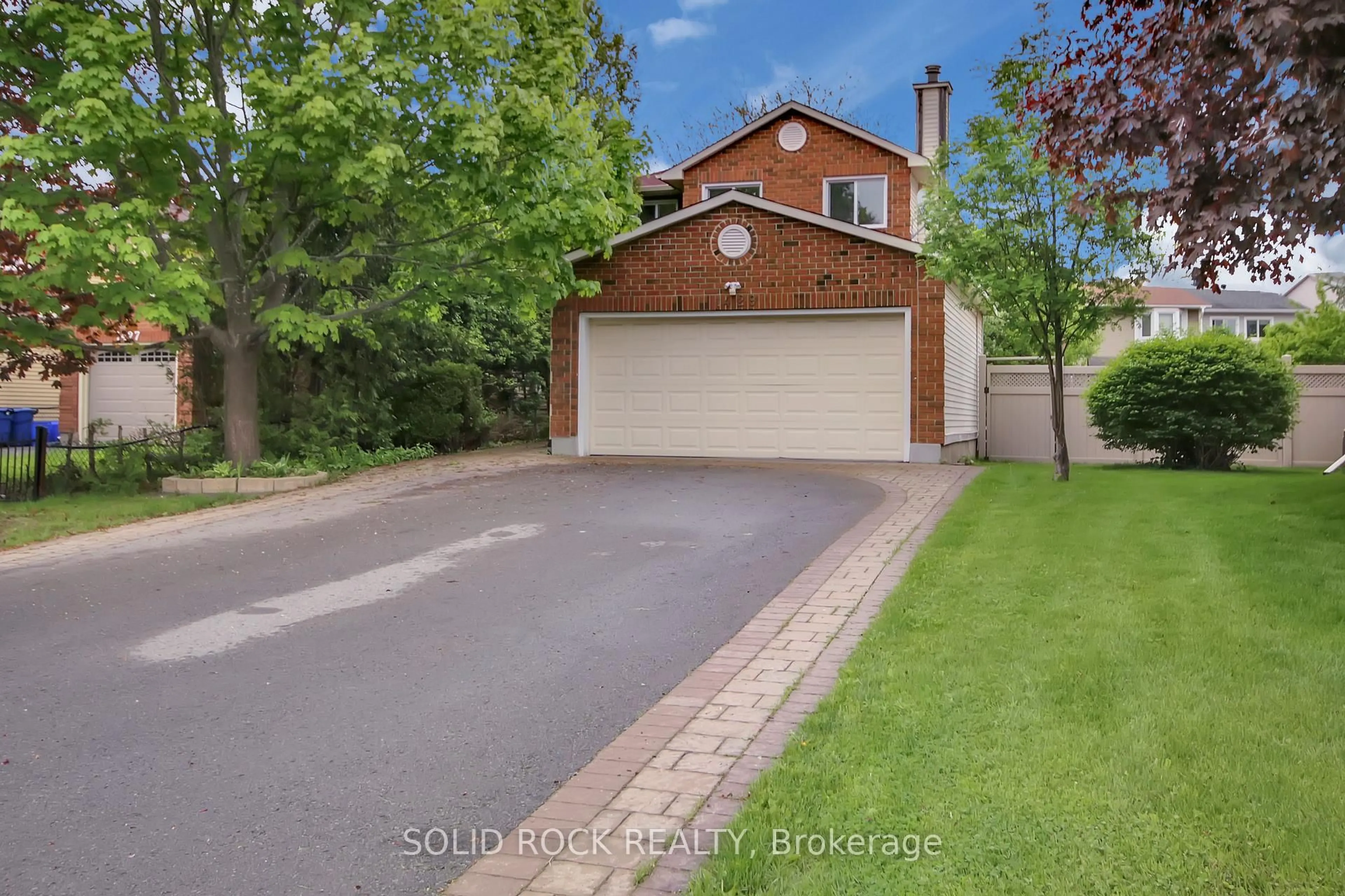 A pic from outside/outdoor area/front of a property/back of a property/a pic from drone, street for 1429 Prestone Dr, Orleans Ontario K1E 2X3