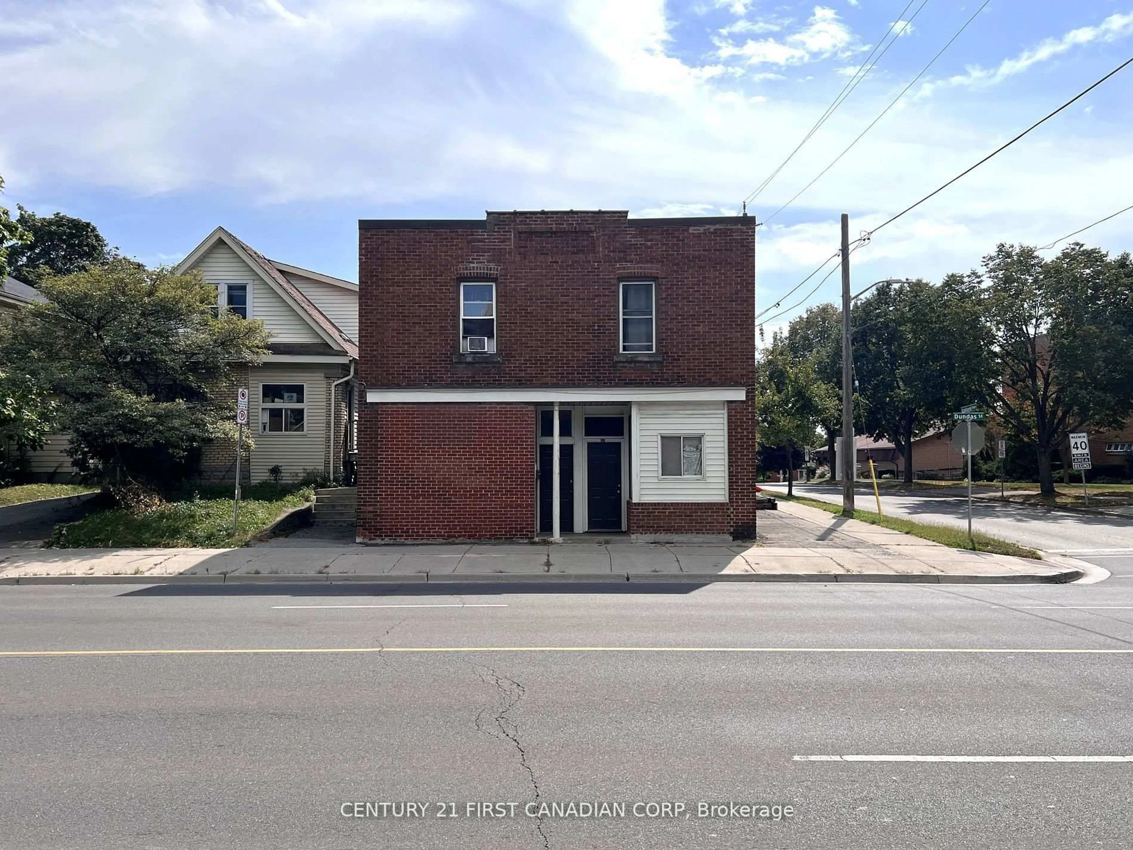 Unknown for 1267 Dundas St, London East Ontario N5W 3B3