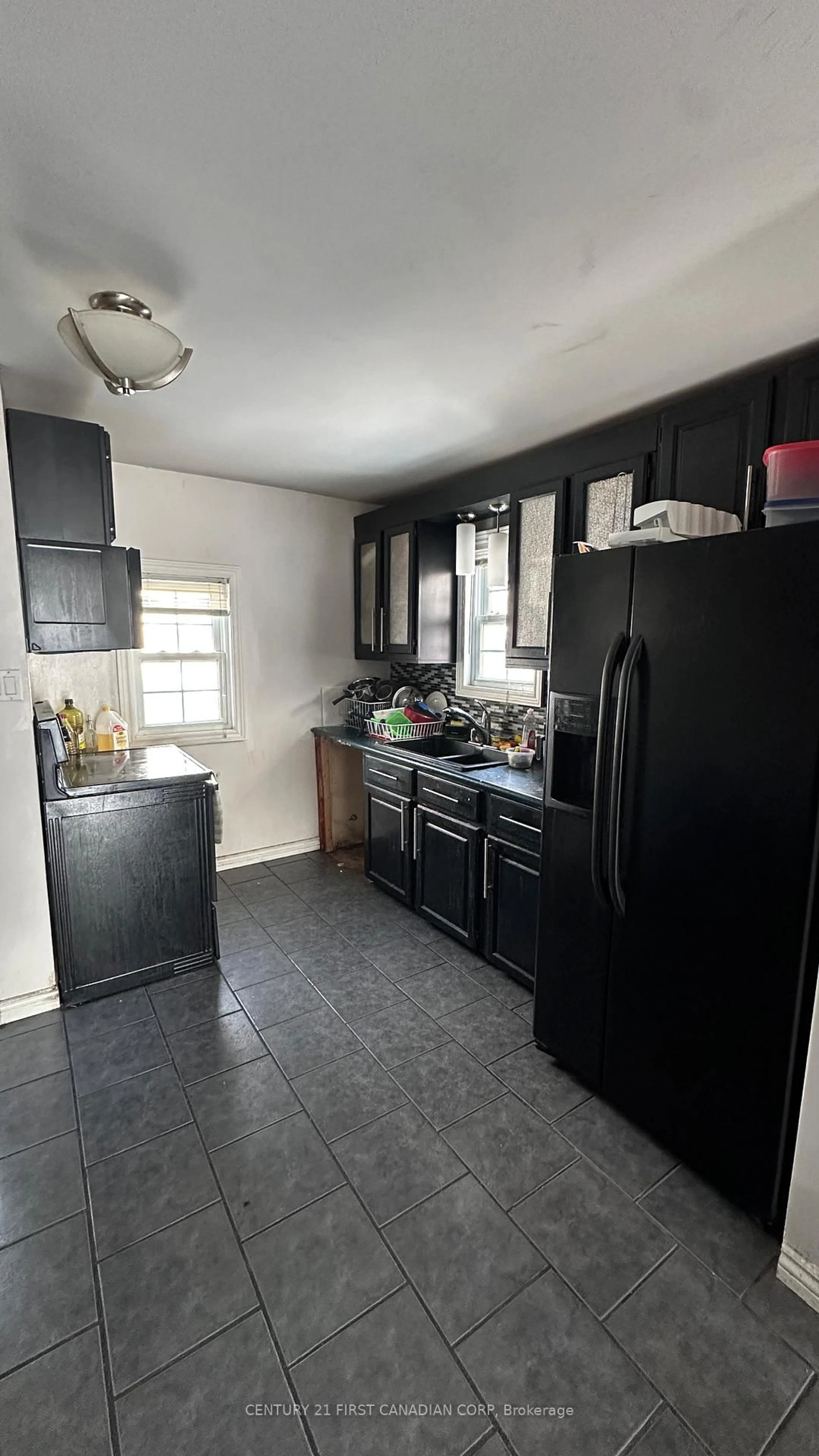 Standard kitchen, unknown for 258 Wellington Rd, London South Ontario N6C 4N5