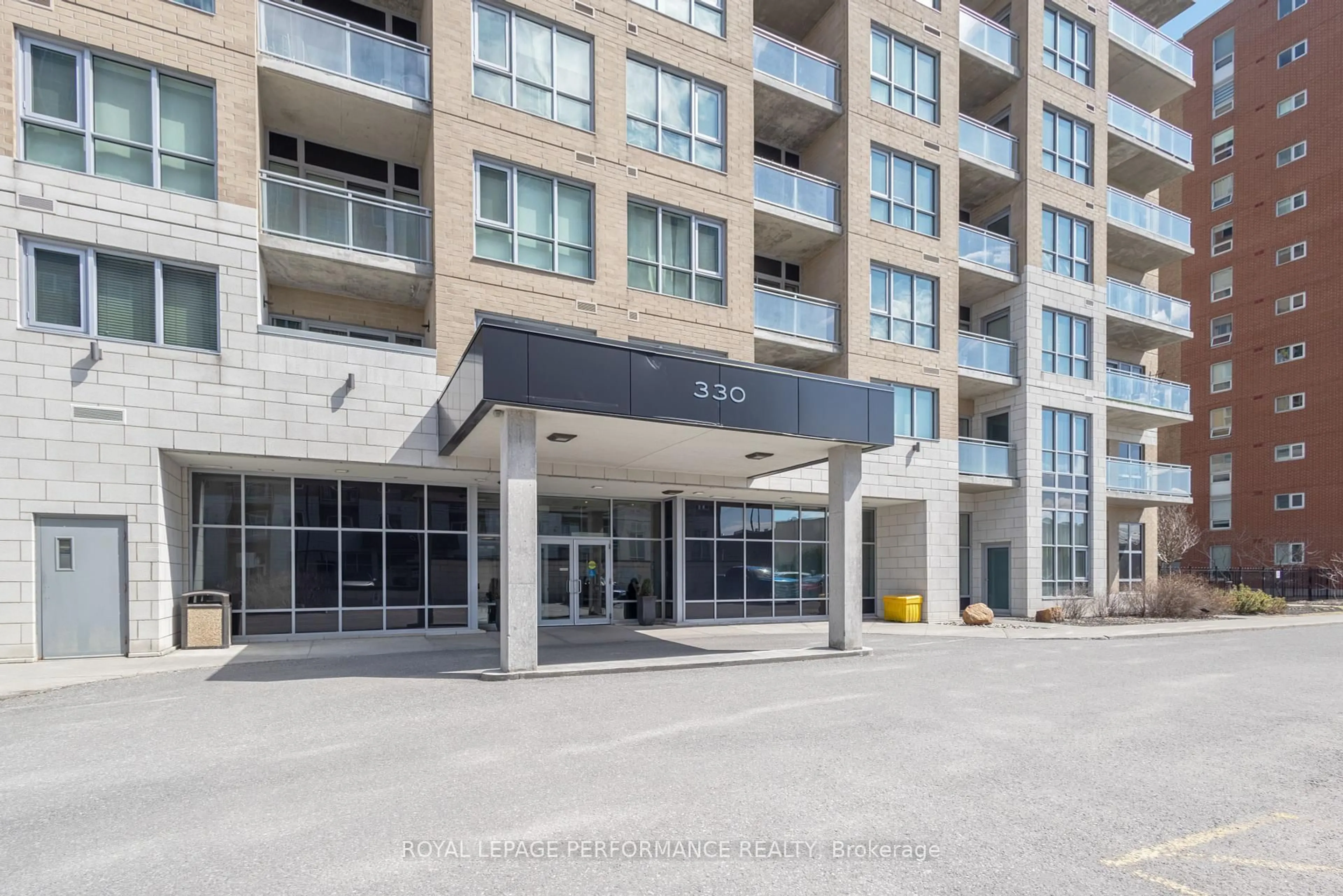 Indoor foyer for 330 Titan Private #1001, Ottawa Ontario K2G 1G3