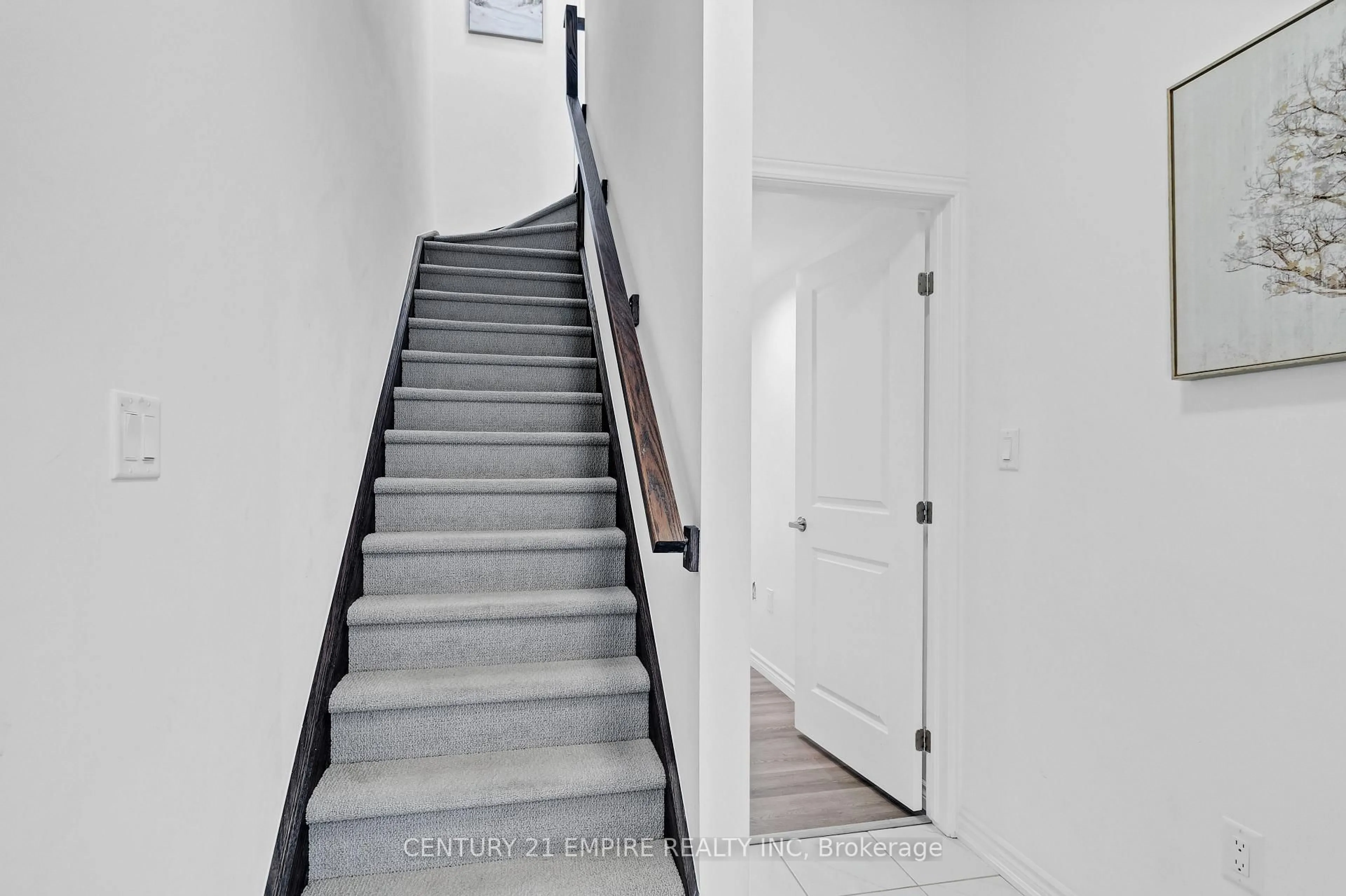 Stairs for 61 Soho St #62, Hamilton Ontario L8J 0M6