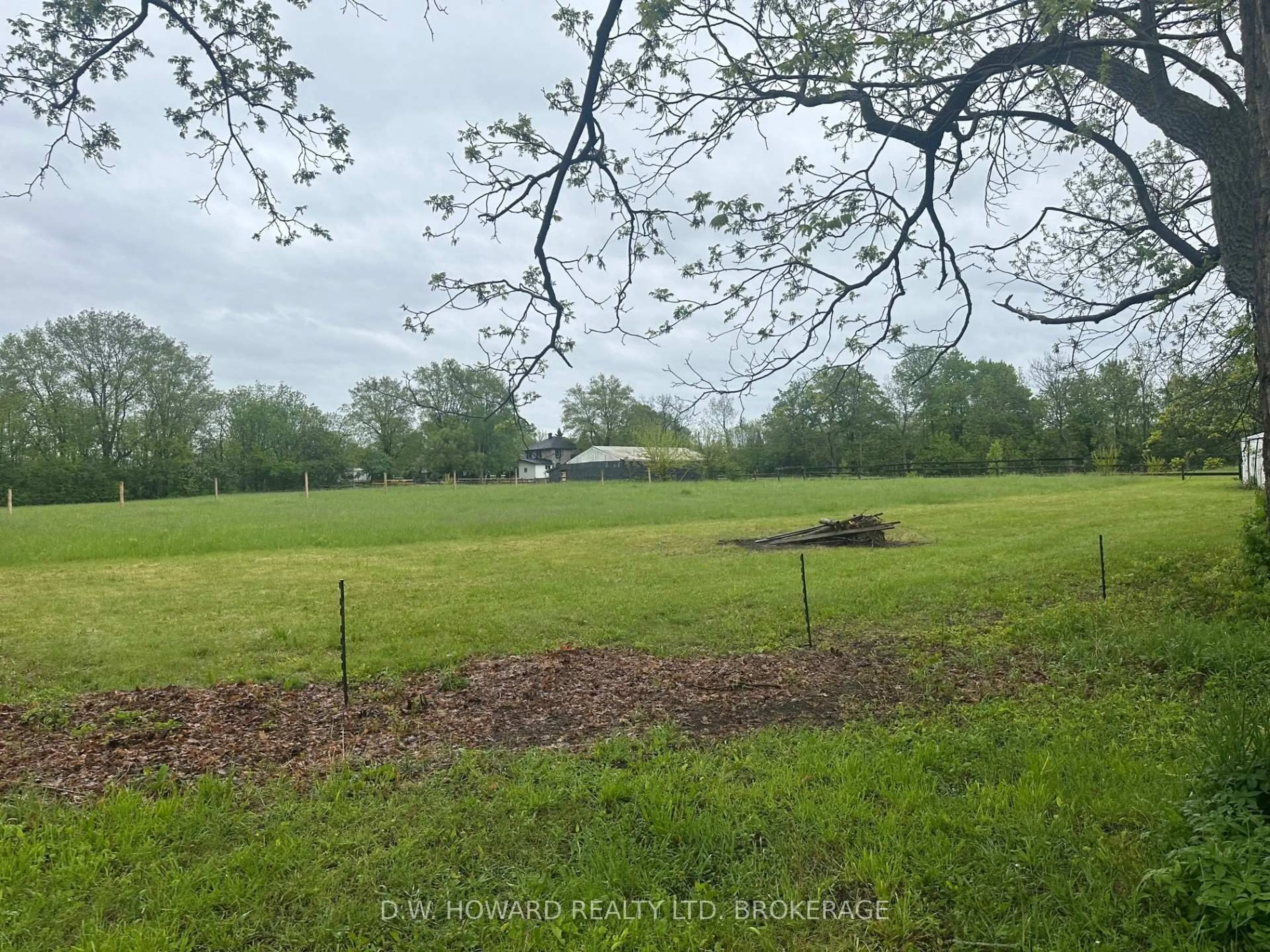 A pic from outside/outdoor area/front of a property/back of a property/a pic from drone, forest/trees view for 3276 Bertie Rd, Fort Erie Ontario L0S 1N0