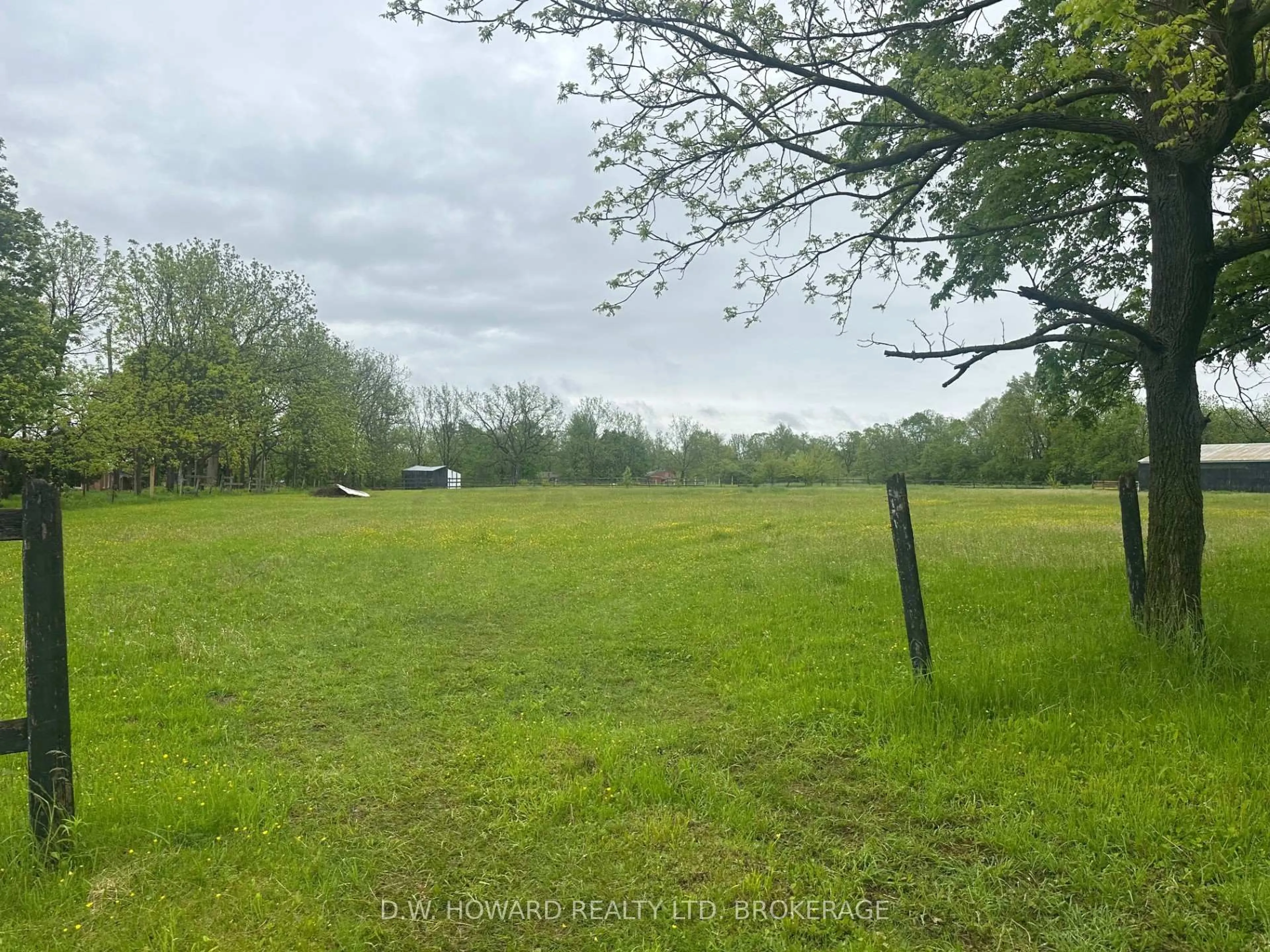 A pic from outside/outdoor area/front of a property/back of a property/a pic from drone, forest/trees view for 3276 Bertie Rd, Fort Erie Ontario L0S 1N0
