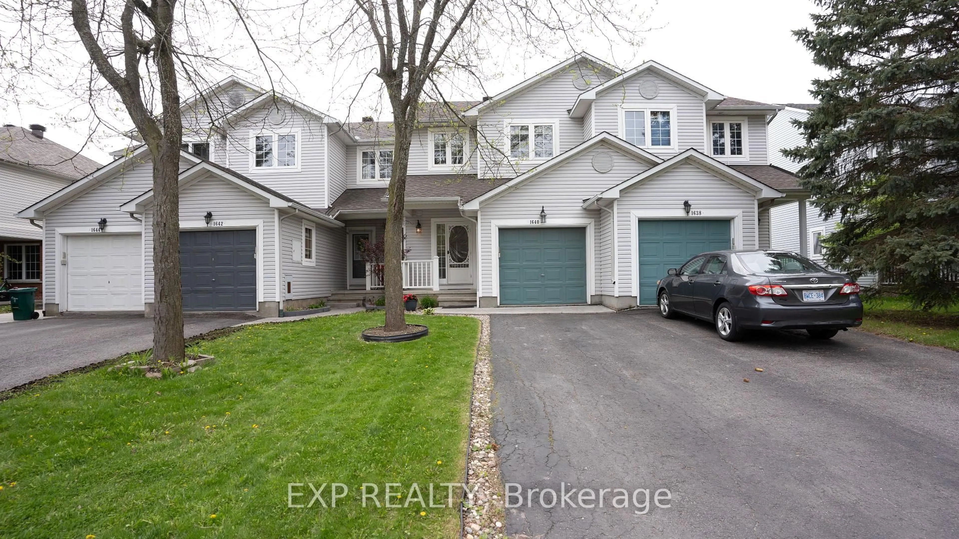 A pic from outside/outdoor area/front of a property/back of a property/a pic from drone, street for 1640 Trenholm Lane, Ottawa Ontario K4A 4B4