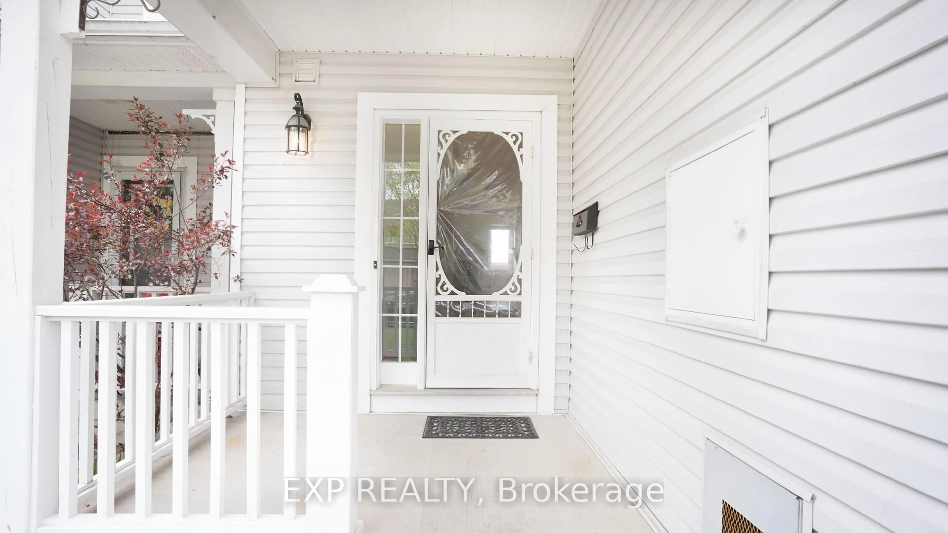 Indoor entryway for 1640 Trenholm Lane, Ottawa Ontario K4A 4B4