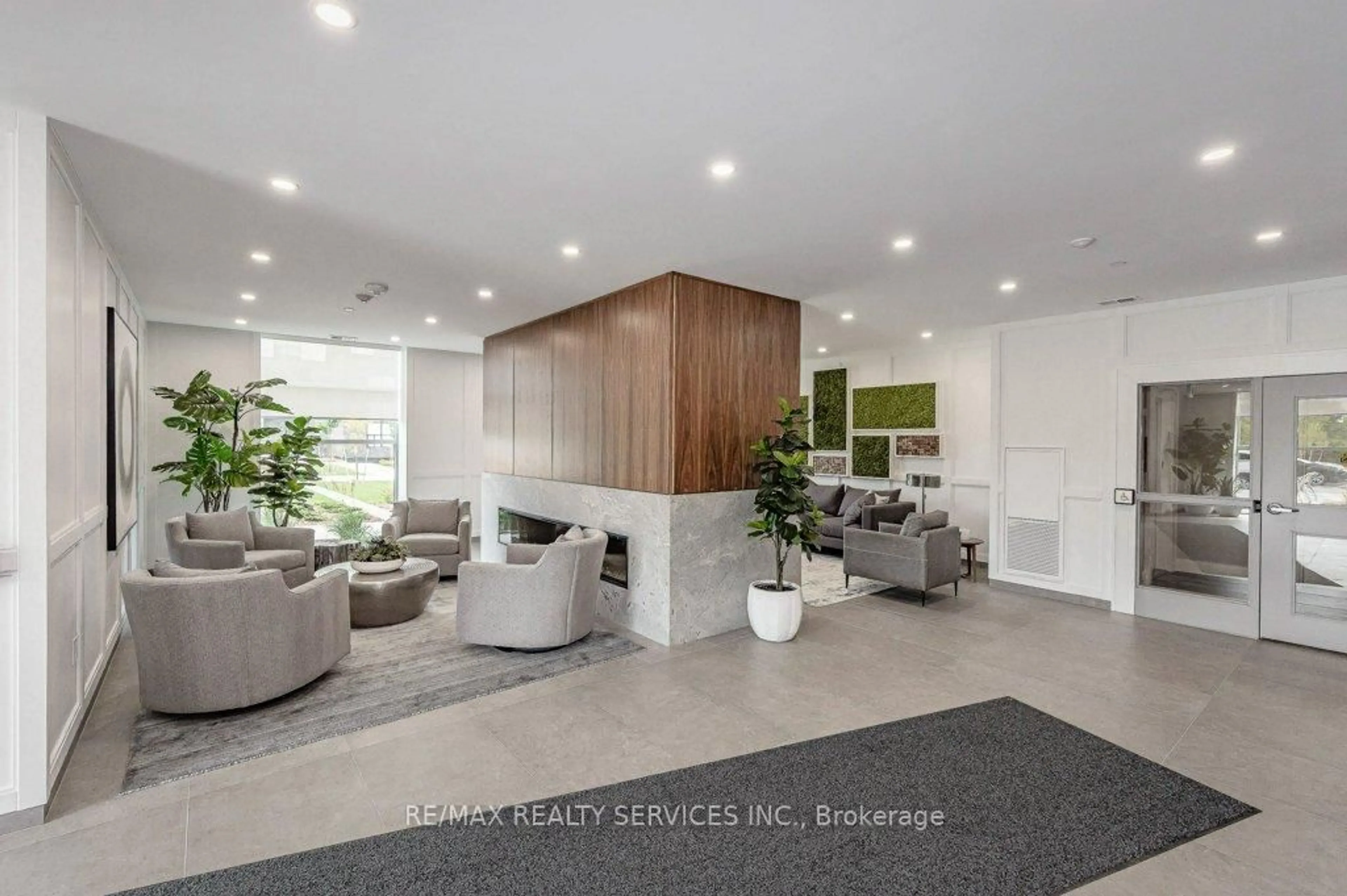 Lobby for 1880 Gordon St #204, Guelph Ontario N1L 0P5