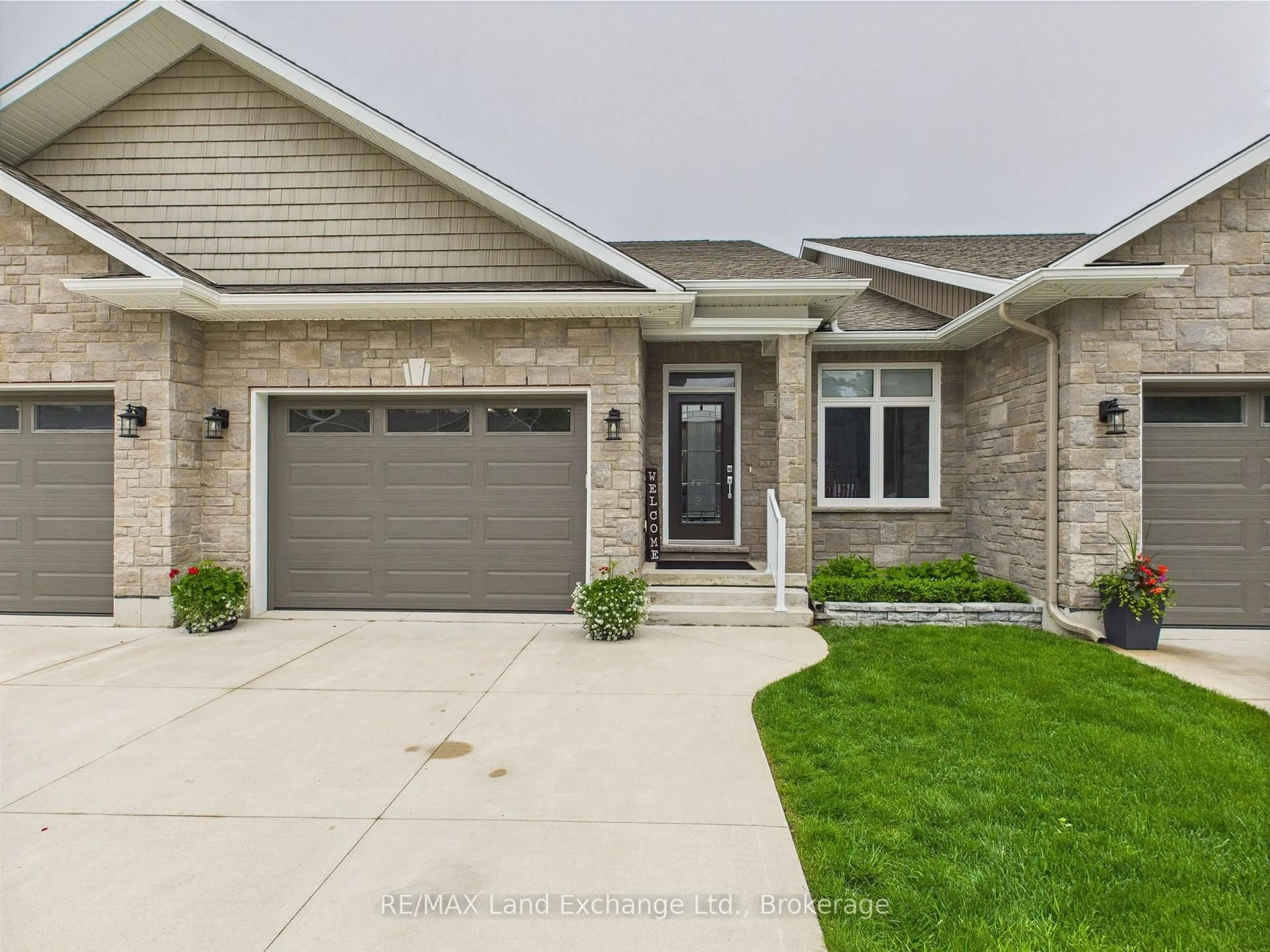Home with brick exterior material, street for 552 Durham St #26, Kincardine Ontario N2Z 0G5