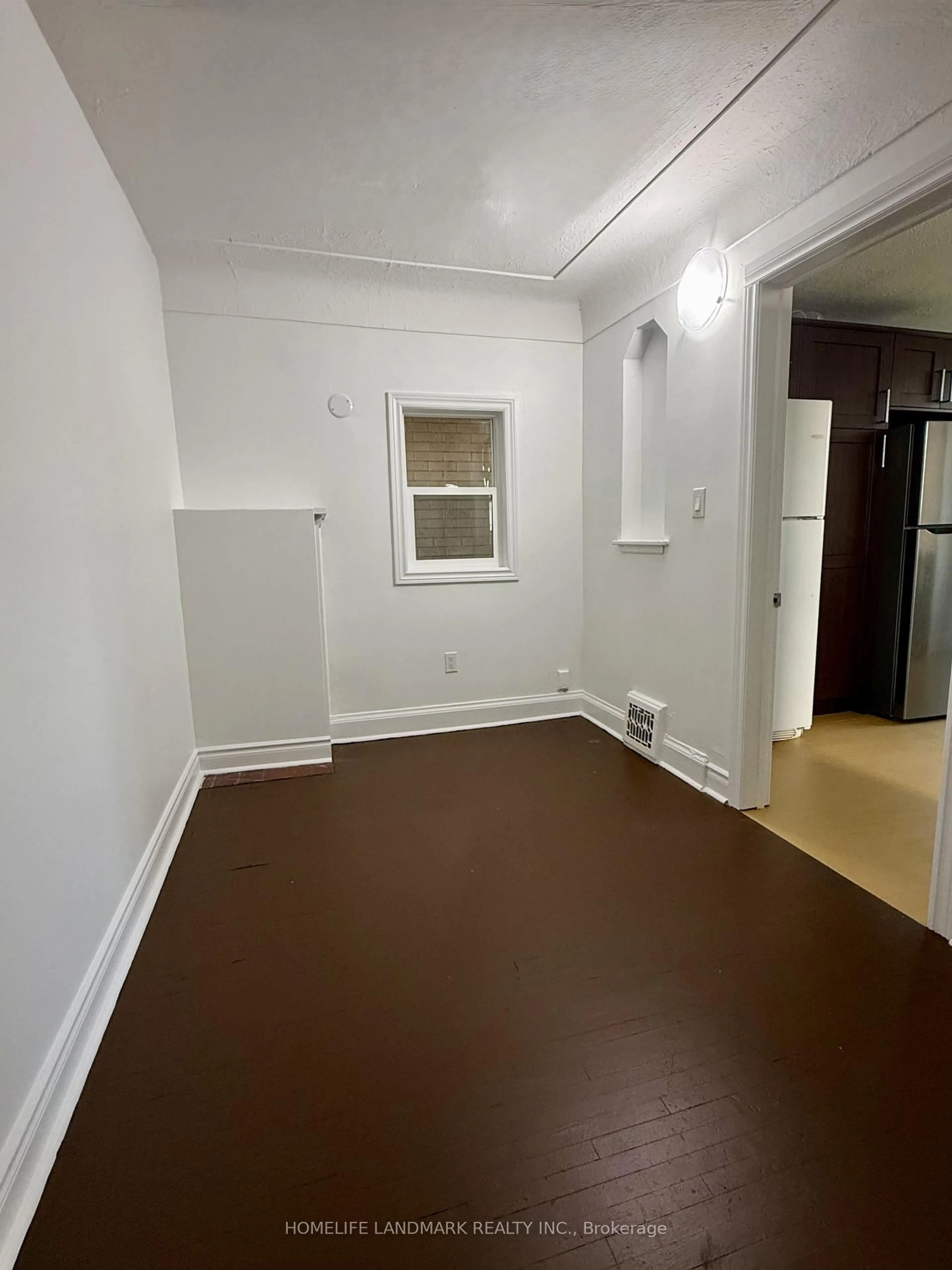 A pic of a room for 17 Arkell St, Hamilton Ontario L8S 1N5