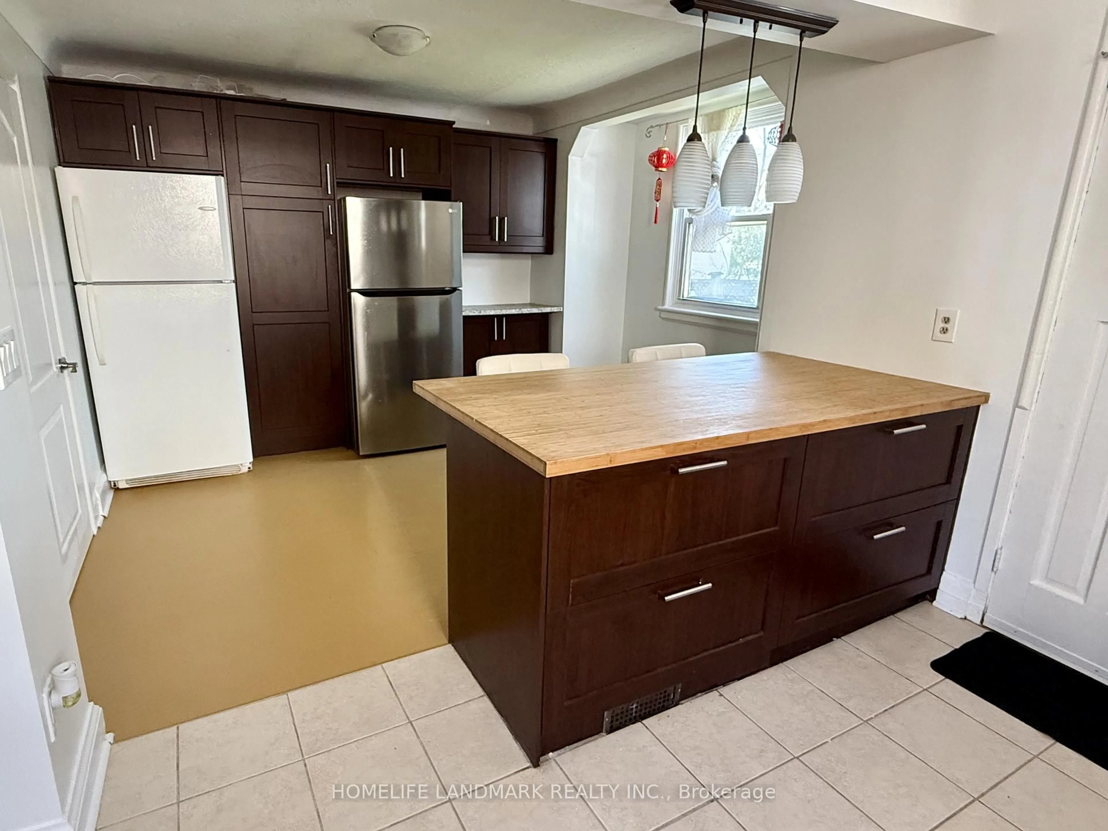 Unknown for 17 Arkell St, Hamilton Ontario L8S 1N5