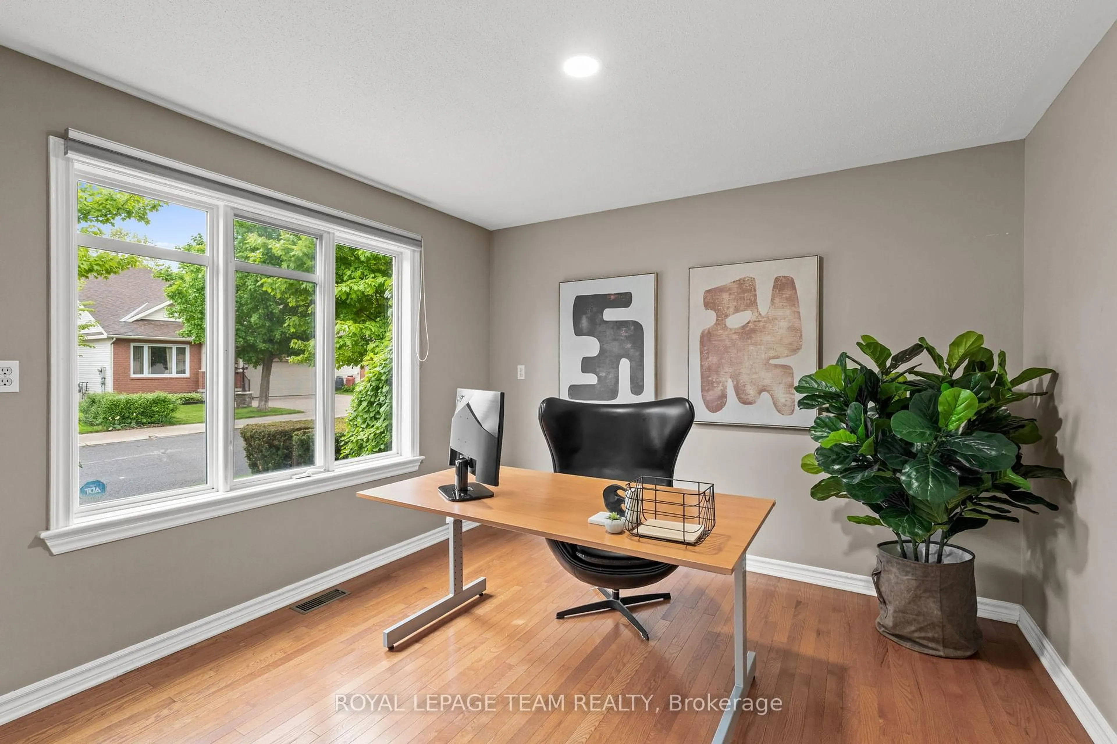 A pic of a room for 39 FIELDCREST Ave, Ottawa Ontario K2J 4Y8