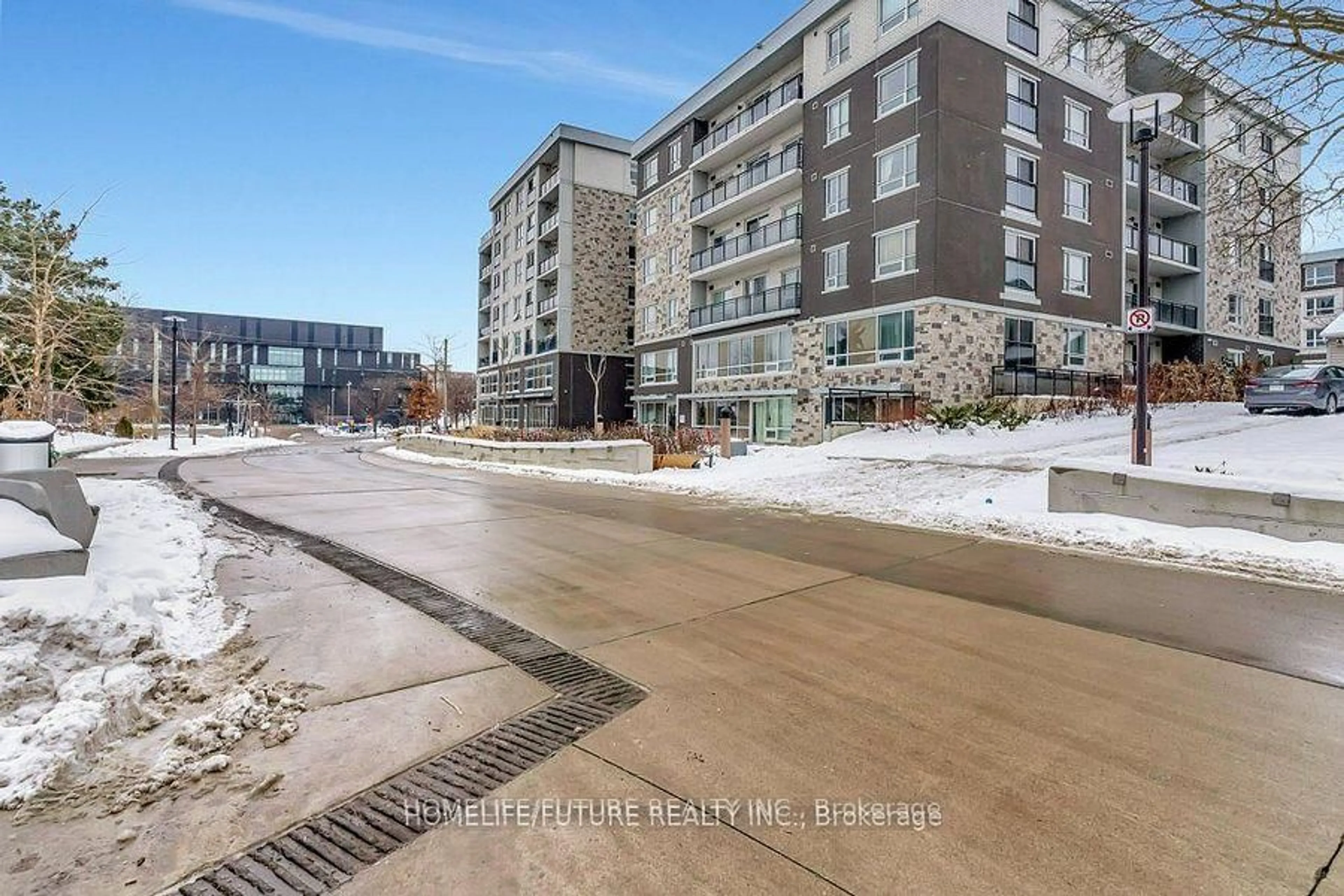 Patio, street for 275 Larch St #A608, Waterloo Ontario N2L 3R2