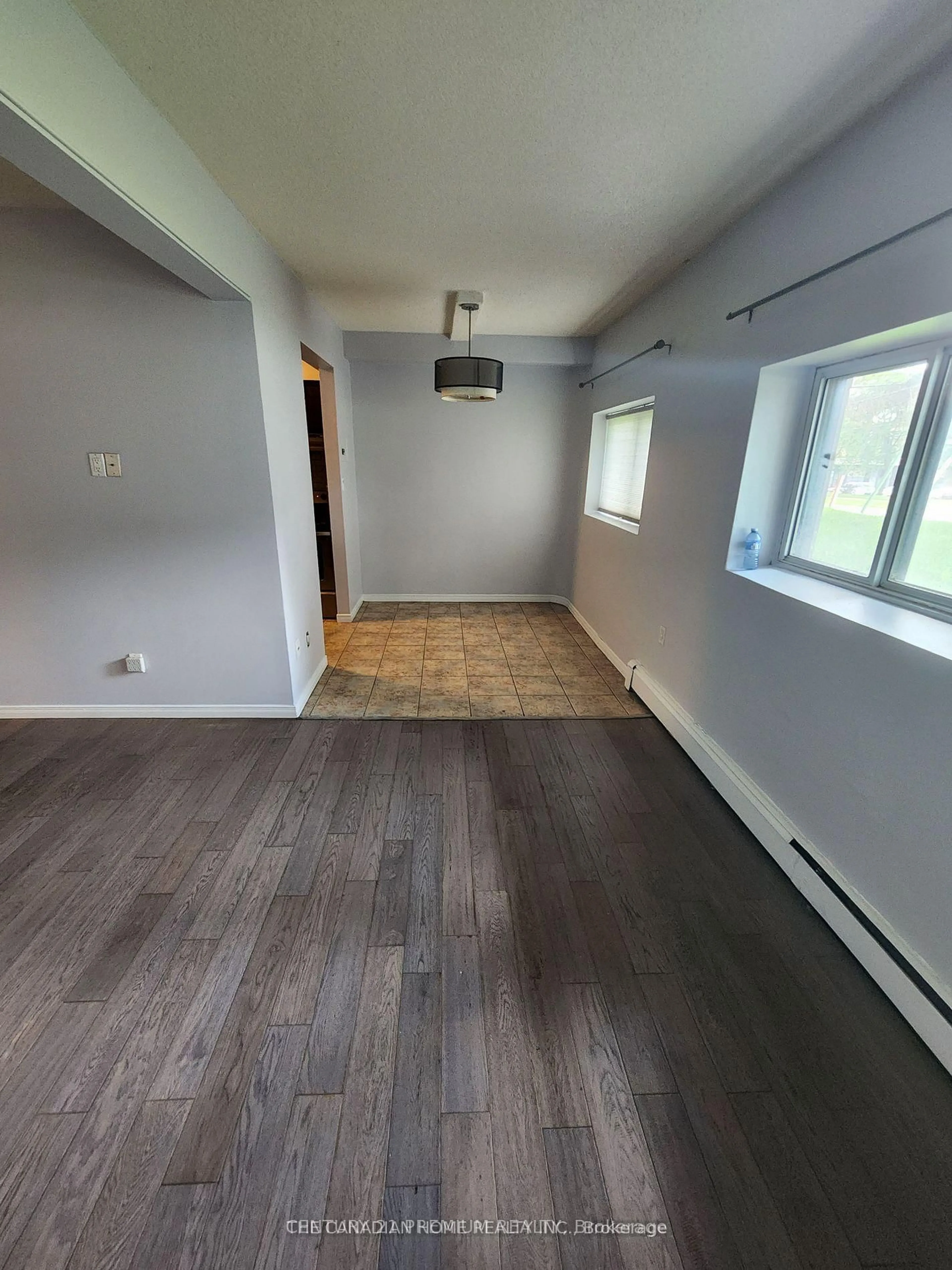 A pic of a room for 283 Fairway Rd, Kitchener Ontario N2A 2P1