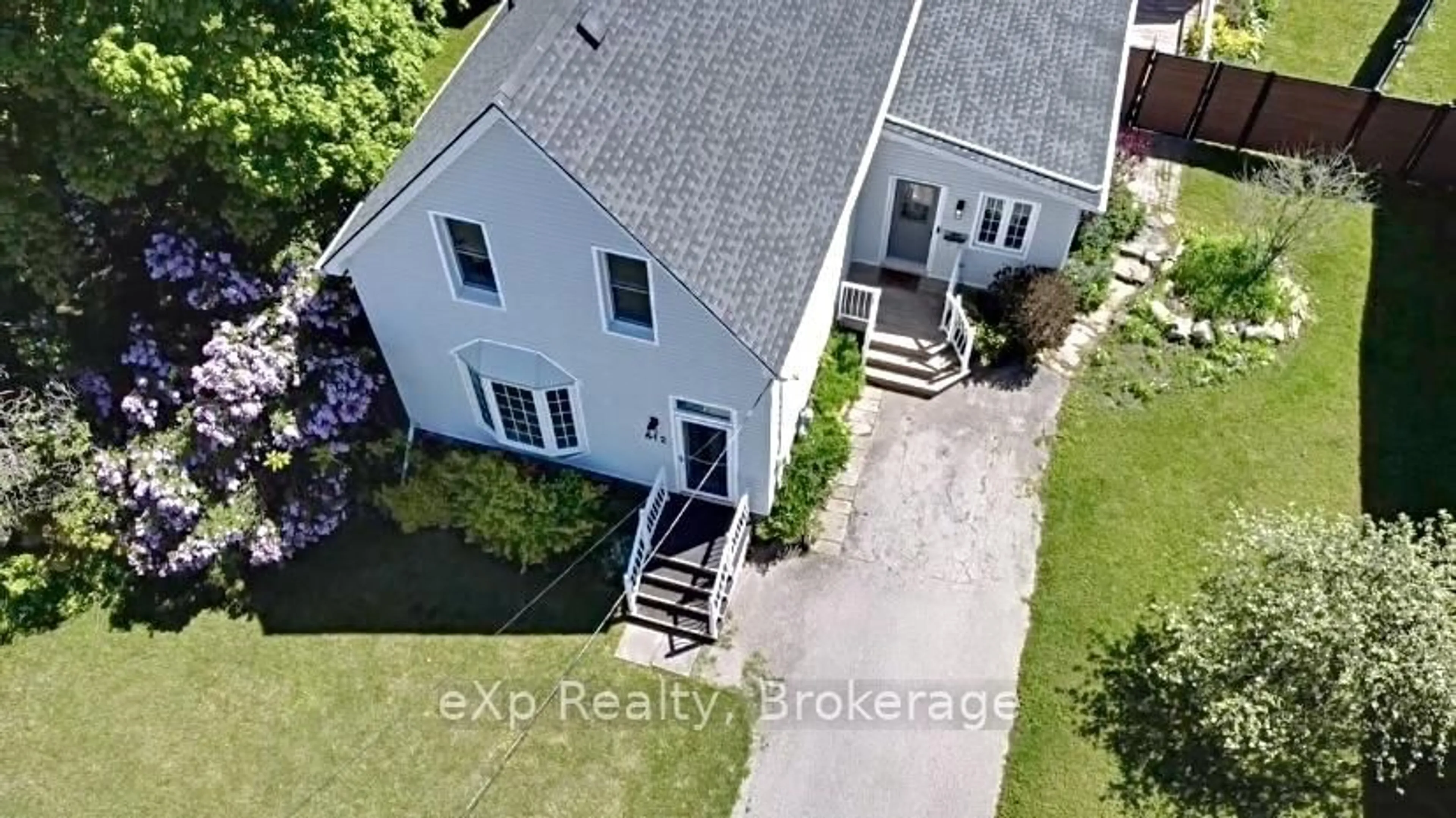 A pic from outside/outdoor area/front of a property/back of a property/a pic from drone, unknown for 612 Yonge Street South St, Brockton Ontario N0G 2V0