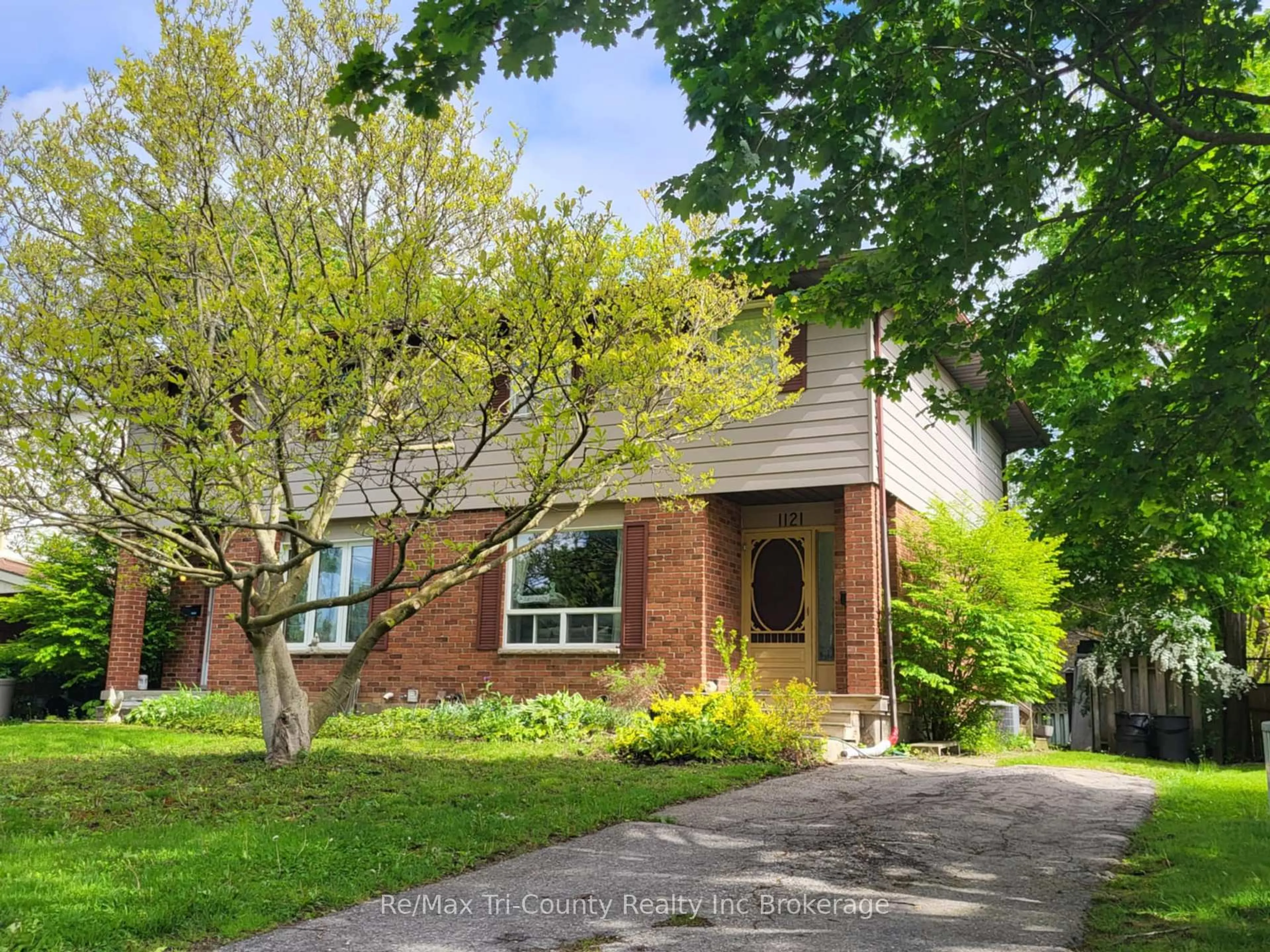 Home with brick exterior material, street for 1121 Melsandra Ave, London East Ontario N5Y 4N7