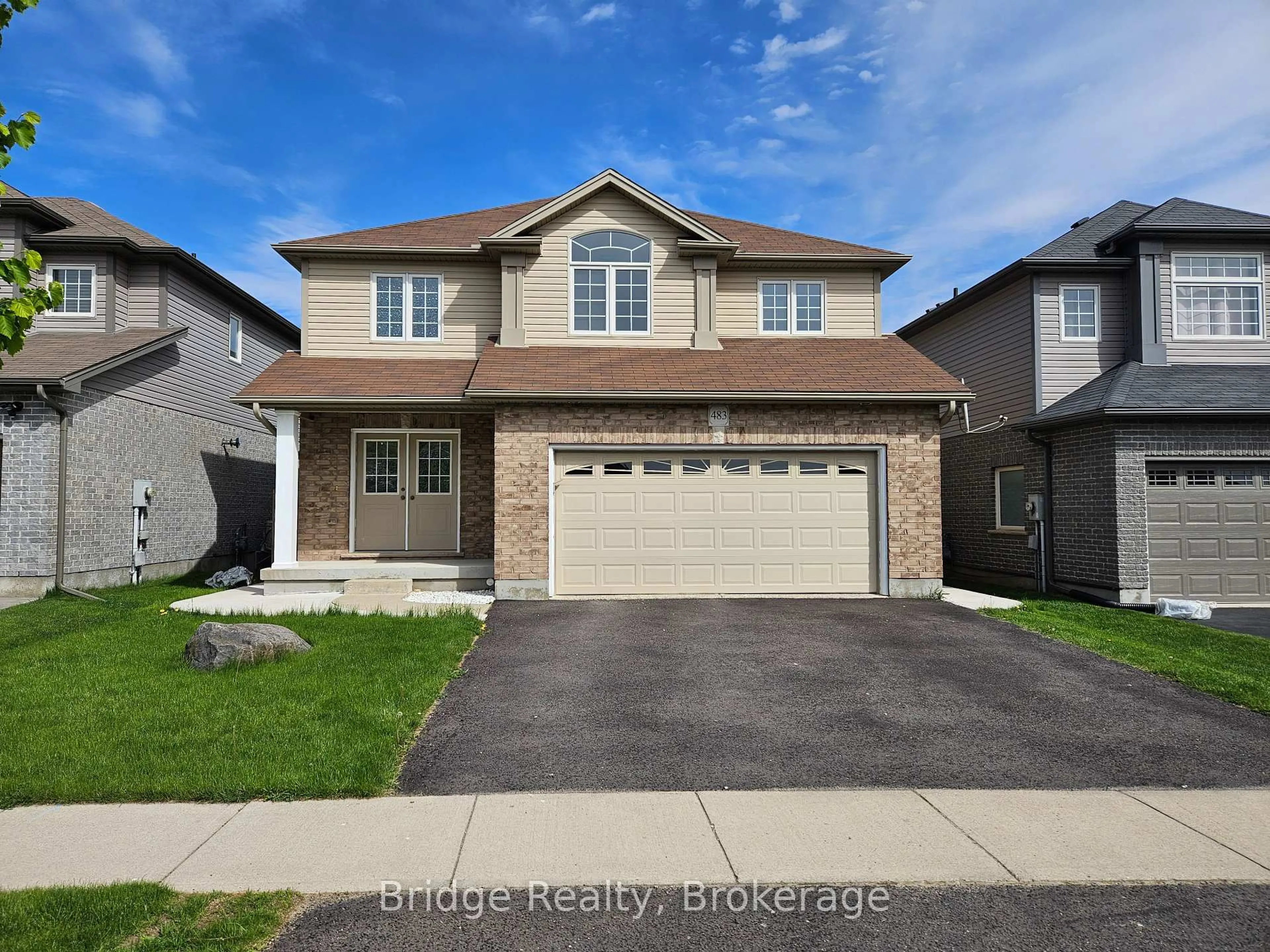 Home with vinyl exterior material, street for 483 CHAMPLAIN Ave, Woodstock Ontario N4V 0A7