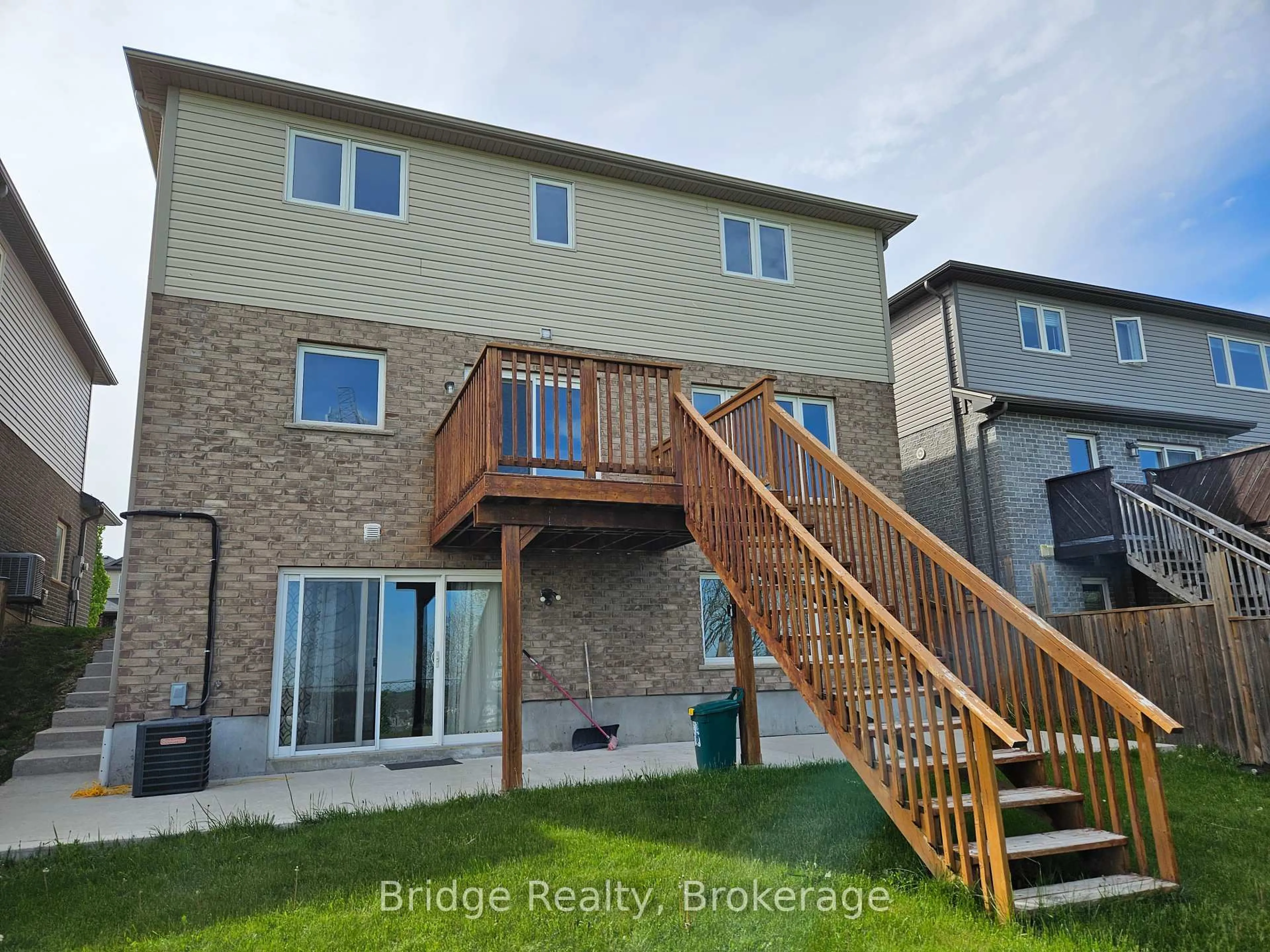 Unknown for 483 CHAMPLAIN Ave, Woodstock Ontario N4V 0A7